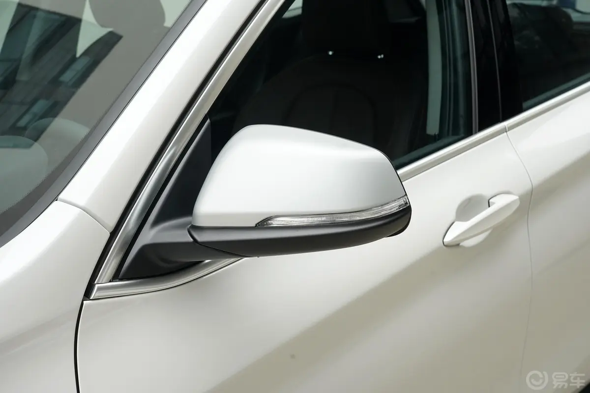 宝马X1sDrive20Li 尊享型主驾驶后视镜背面