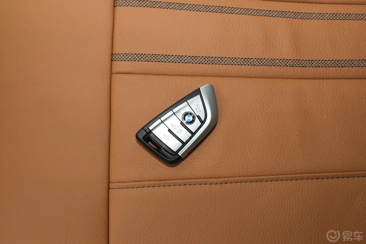 宝马6系GT630i 豪华设计套装钥匙正面