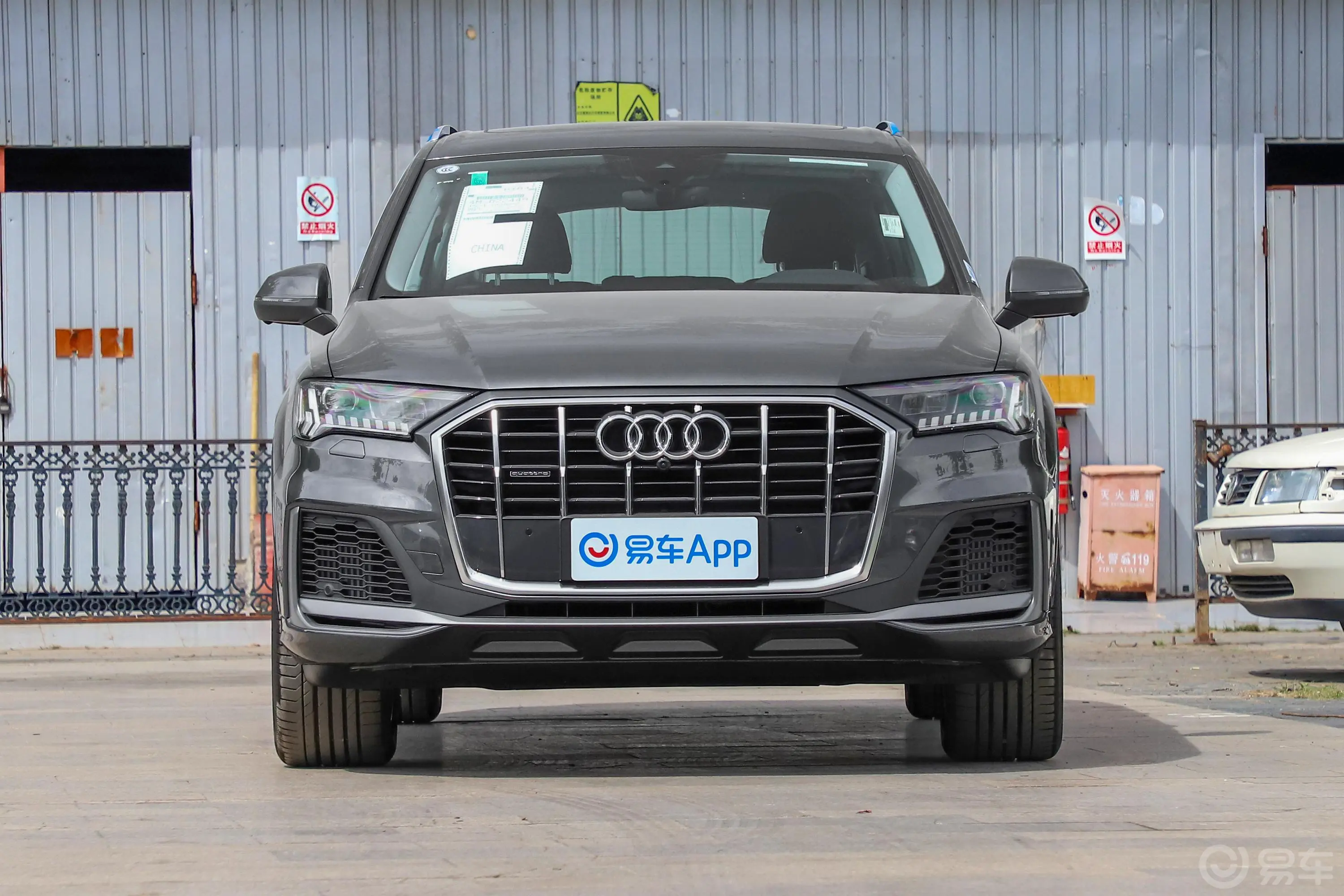 奥迪Q755 TFSI quattro S line 运动型外观