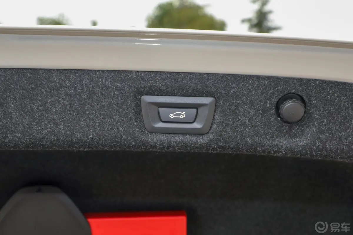 宝马5系525Li M运动套装电动尾门按键（手动扶手）