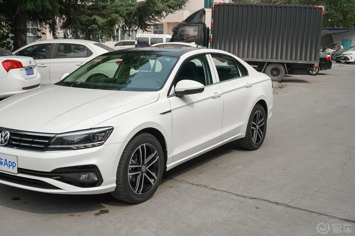 凌渡280TSI 双离合 舒适版外观