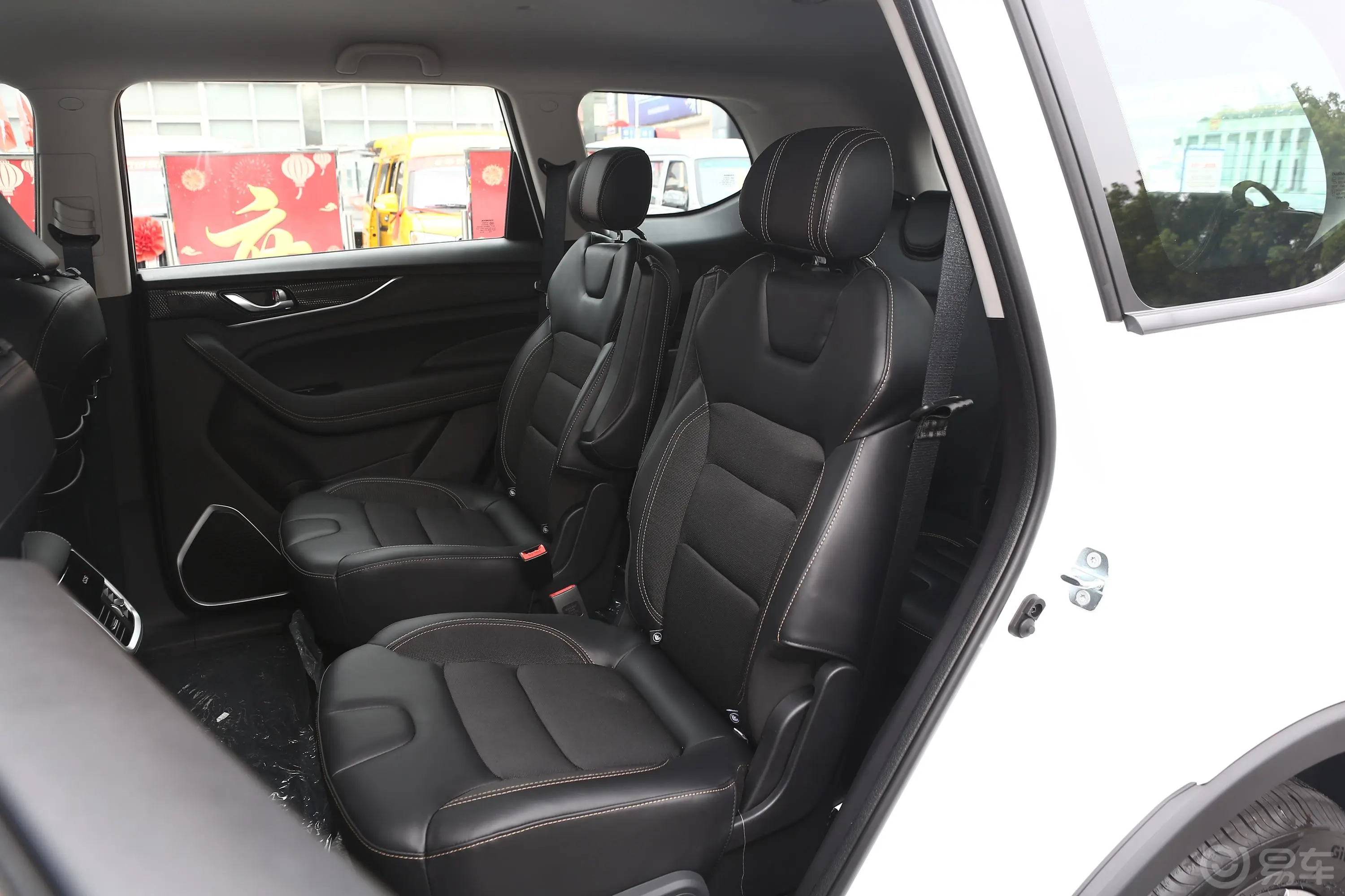 长安欧尚科赛Pro1.5T 自动 豪华型后备箱内座椅放倒按钮