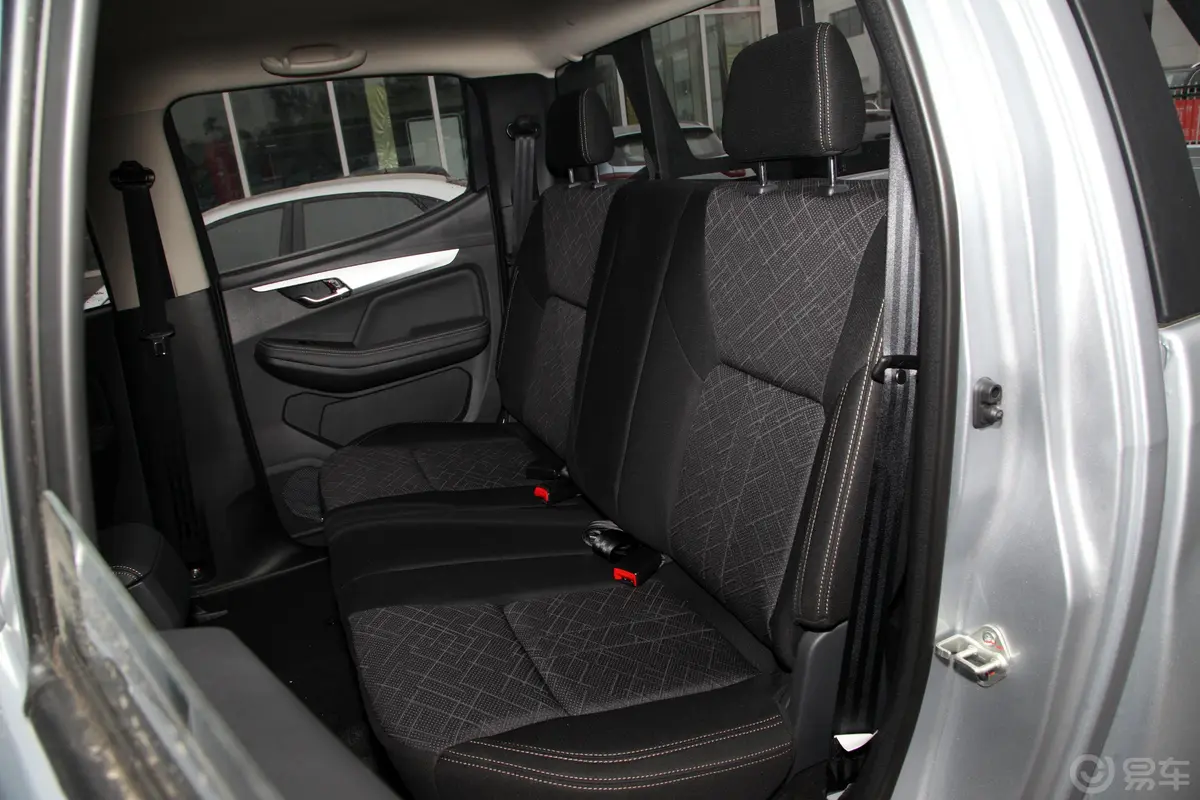 瑞迈2.8T 手动 两驱 标轴舒适版 柴油后排座椅
