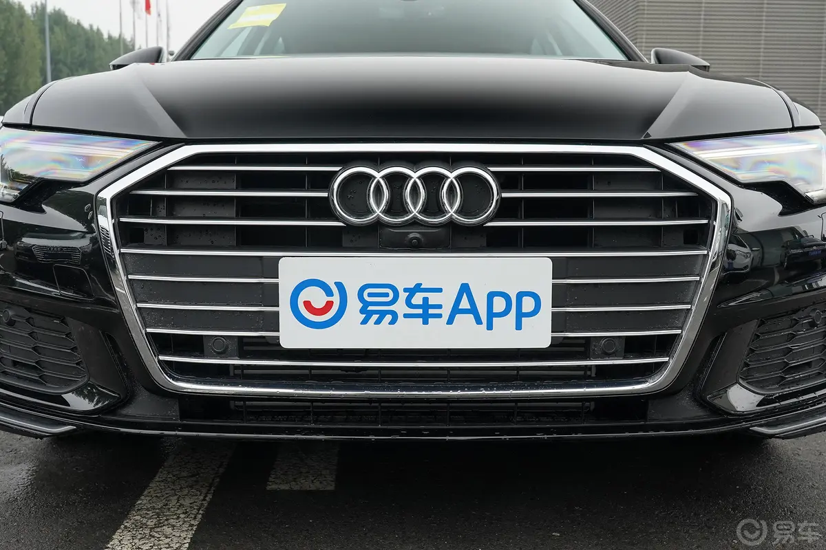 奥迪A6L45 TFSI 臻选动感型外观