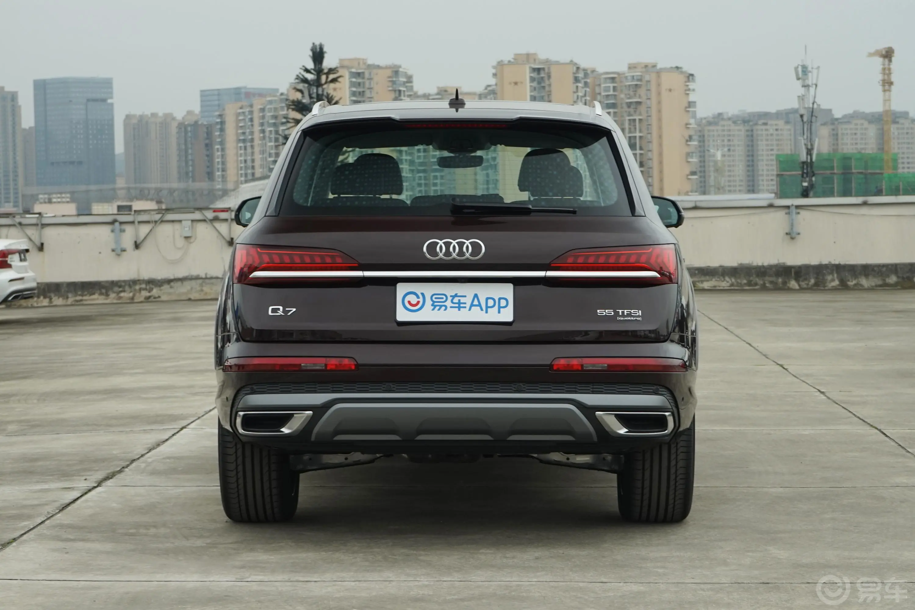 奥迪Q755 TFSI quattro S line 运动型外观