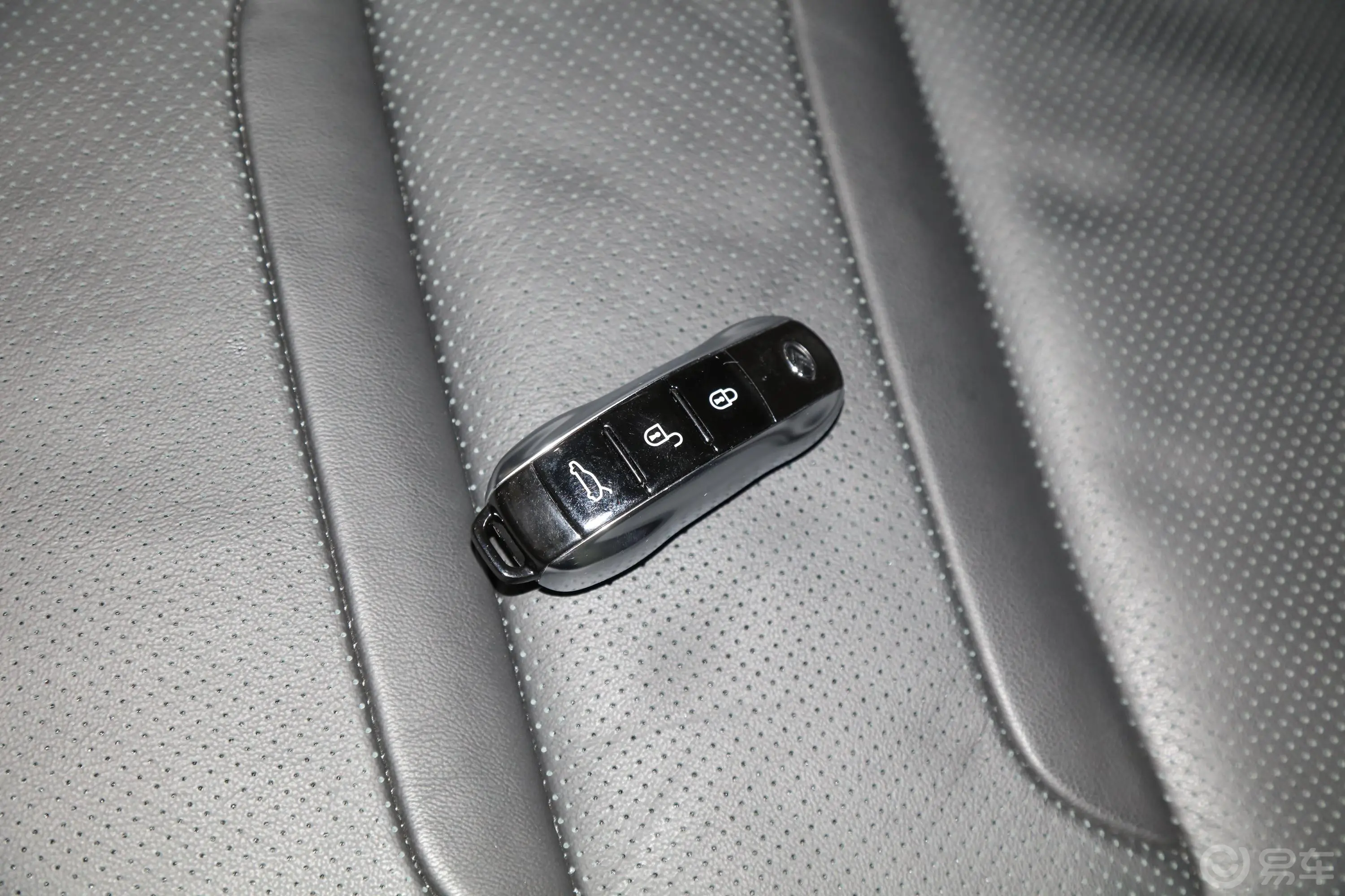赛力斯SF5四驱 高性能运动版钥匙正面