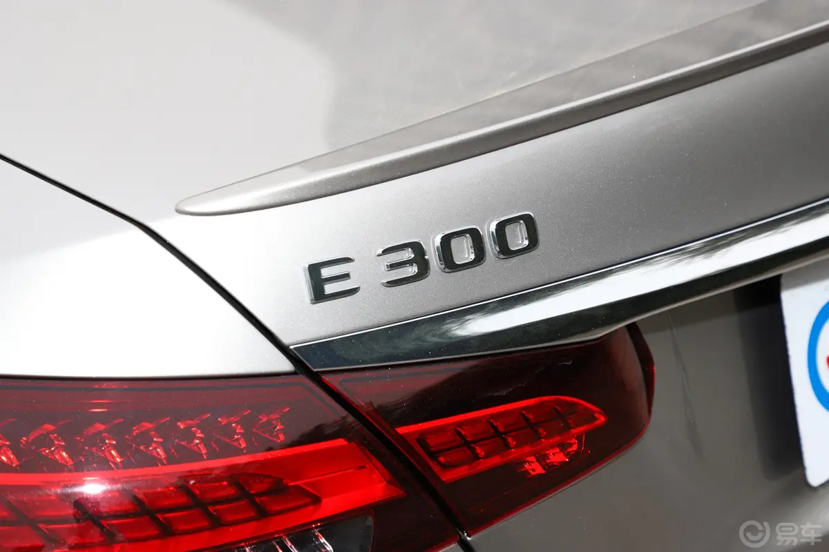 奔驰E级(进口)E 300 运动版外观