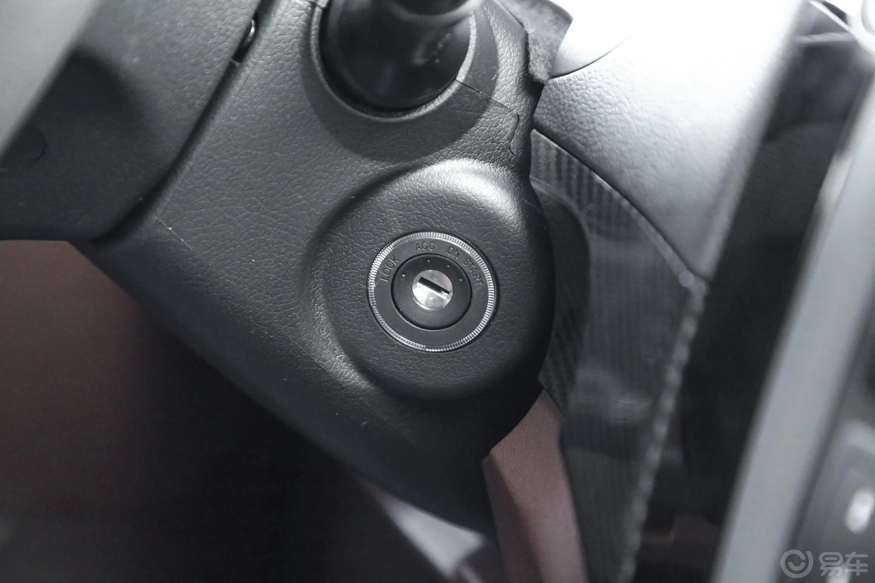 福田征服者32.0T 手动 两驱 长轴 乐享型快捷版 柴油钥匙孔或一键启动按键