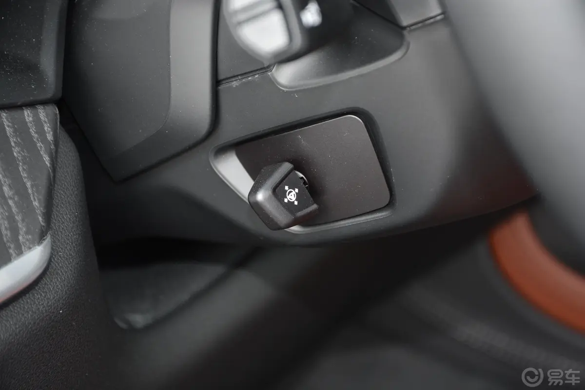 宝马X7xDrive40i 尊享型 豪华套装方向盘调节
