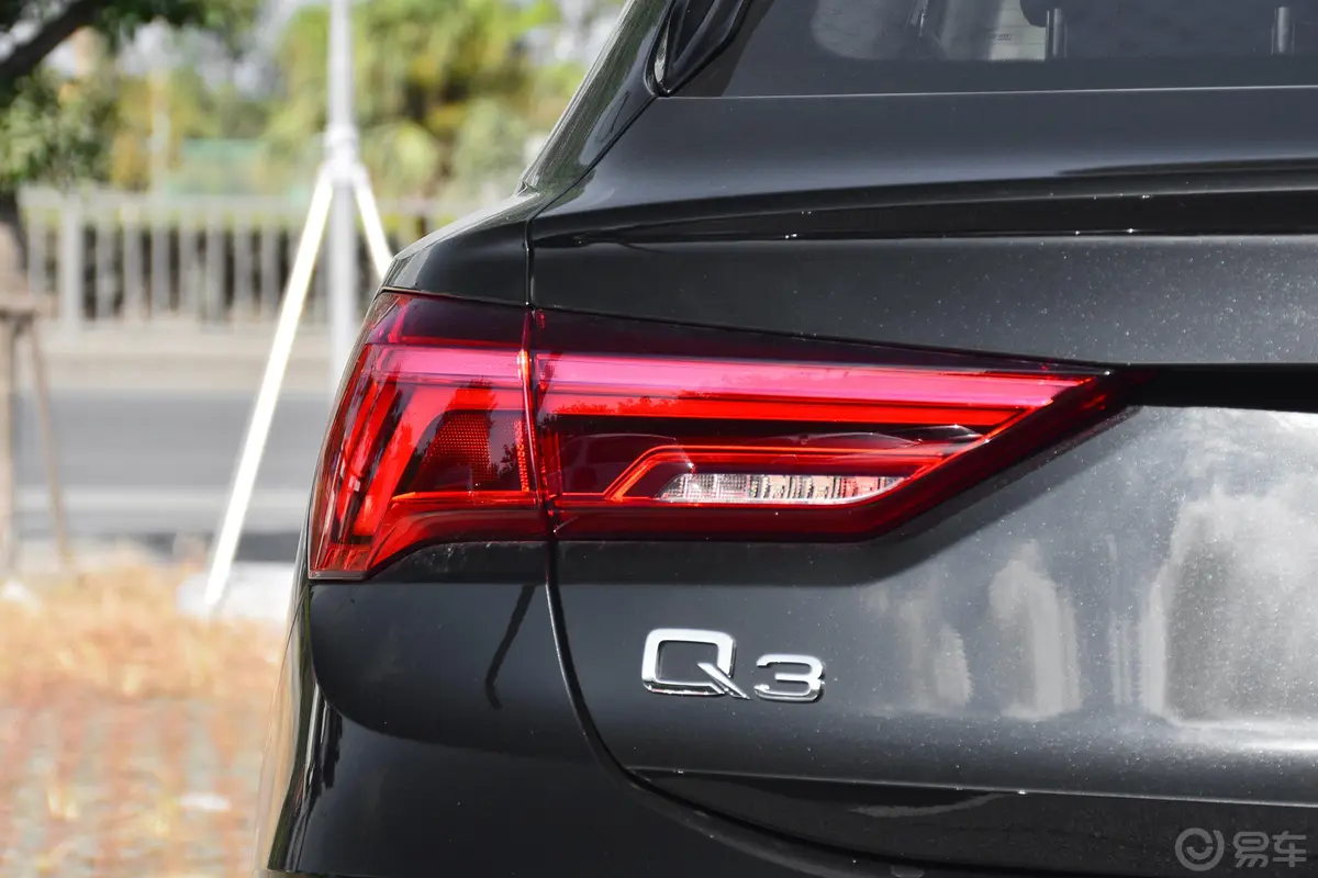 奥迪Q3 Sportback40 TFSI 时尚型外观