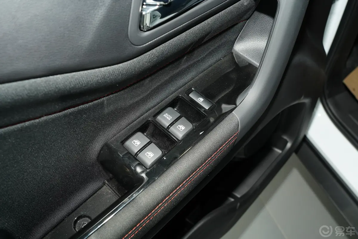 长安欧尚X70A改款 1.5L 手动 标准型车窗调节整体