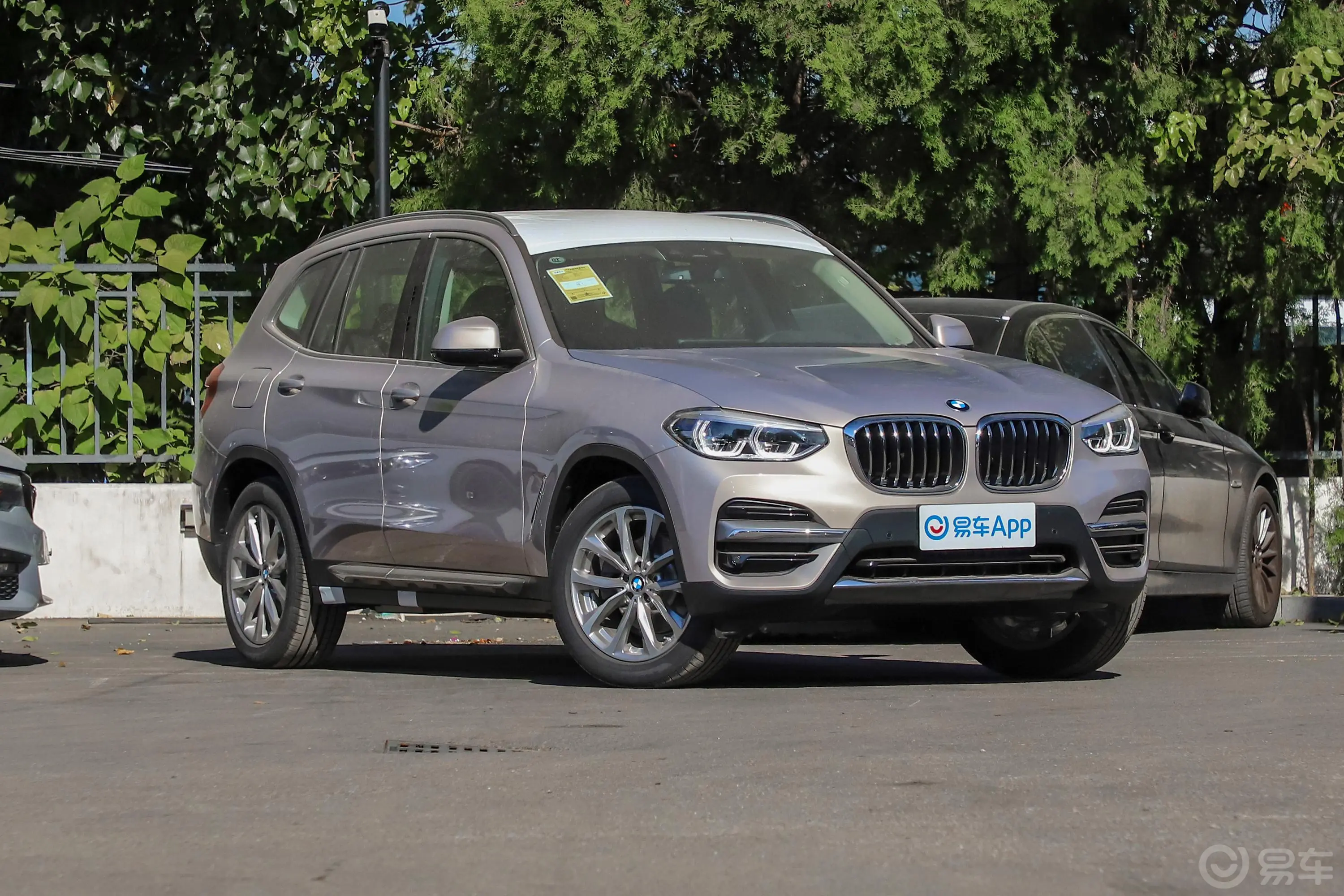 宝马X3xDrive 25i 豪华套装外观