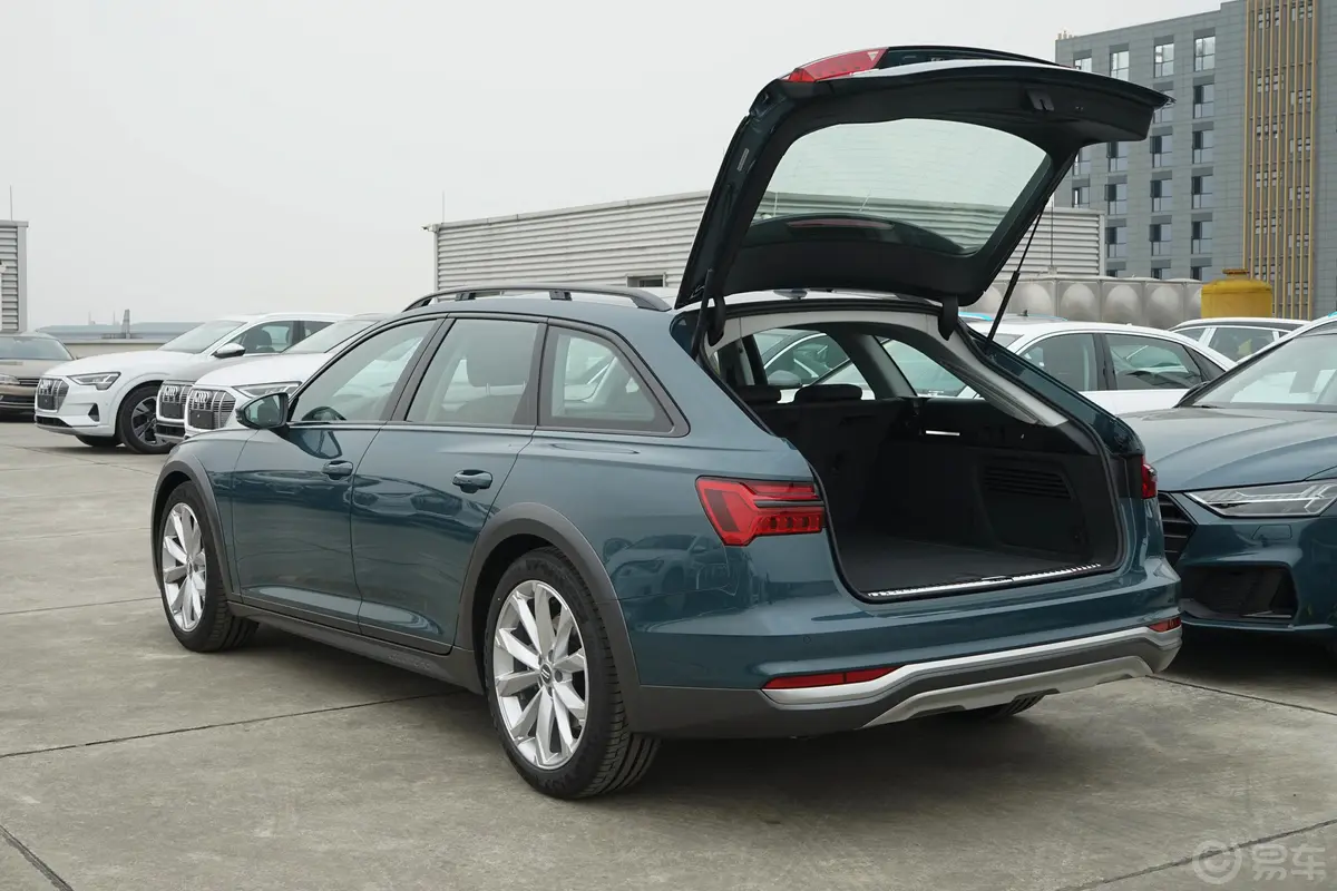 奥迪A6Allroad quattro 探索家 55 TFSI 尊享越野型空间