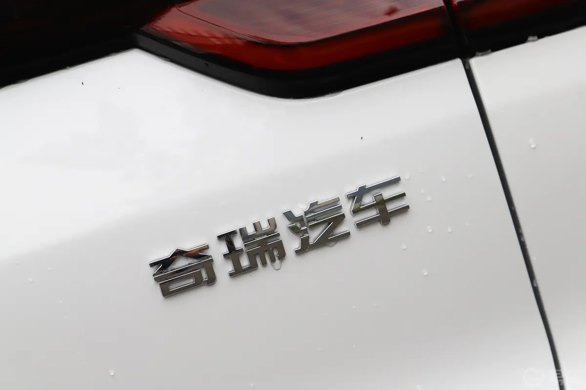 瑞虎81.5T 双离合特供版 7座外观