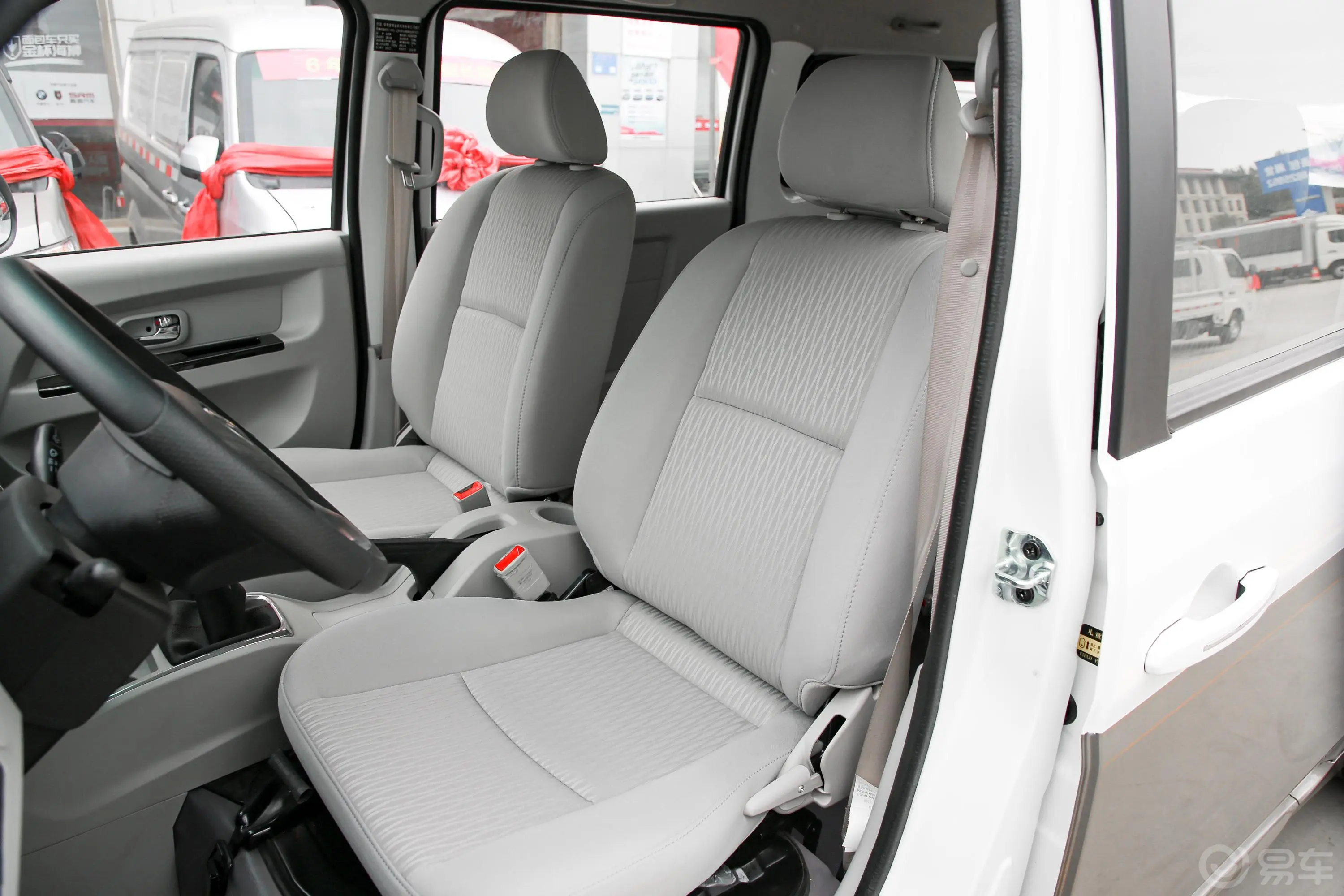 新海狮S客车 1.6L 手动 财富版 7座 国VI驾驶员座椅