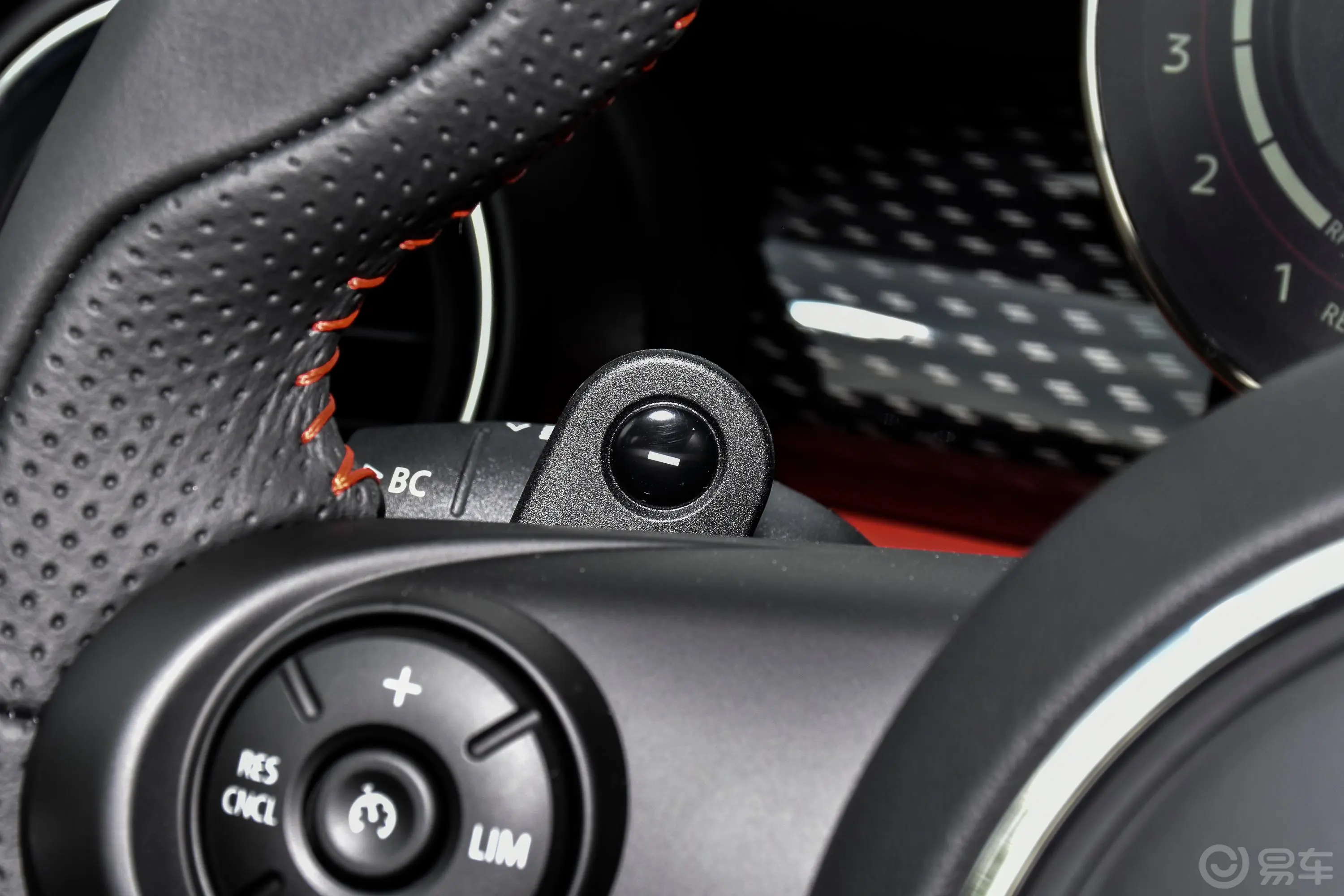 MINI JCW2.0T JOHN COOPER WORKS ALL-IN内饰