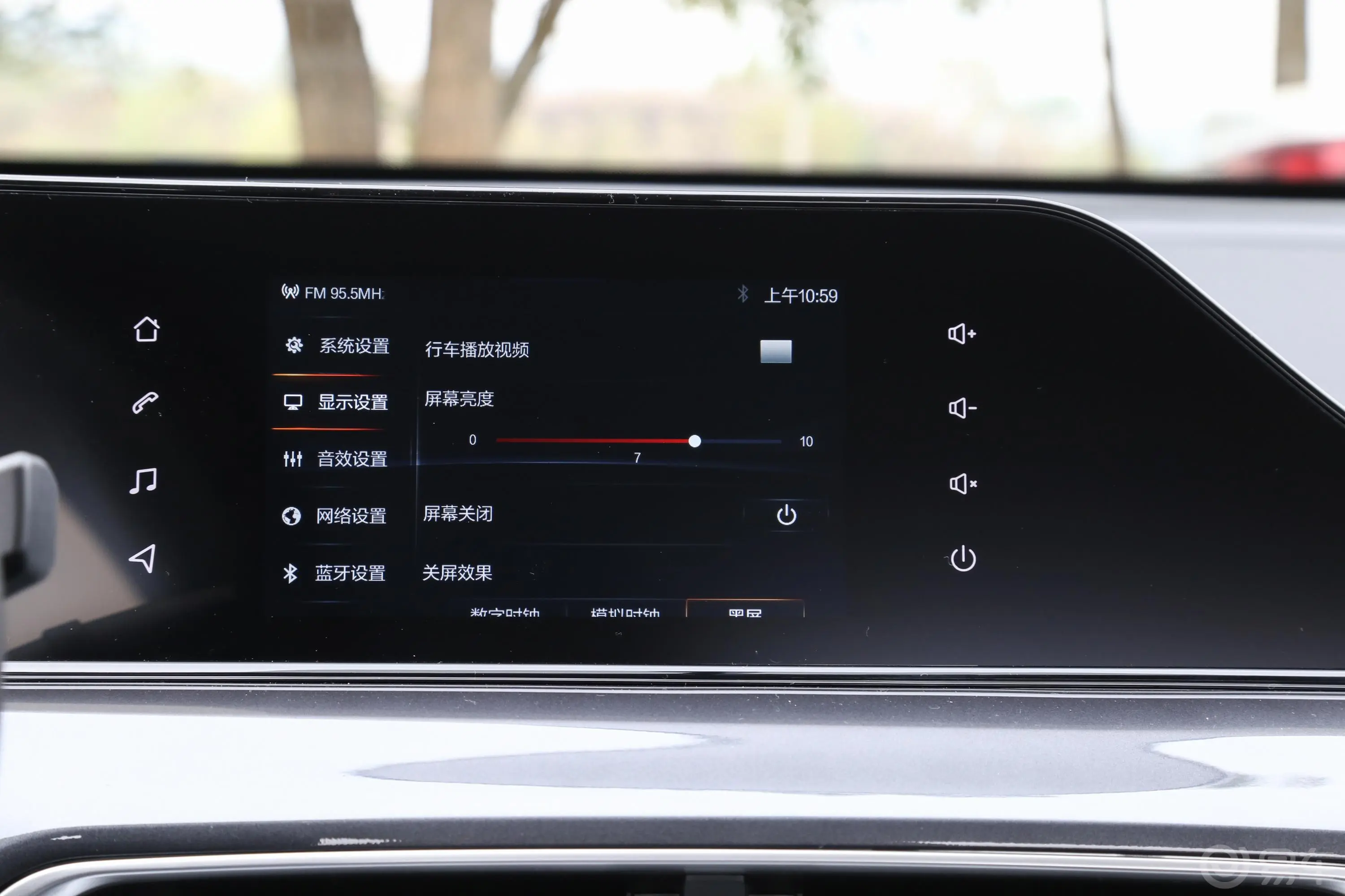 逸动PLUS 百万版 1.6L GDI CVT 精英型内饰