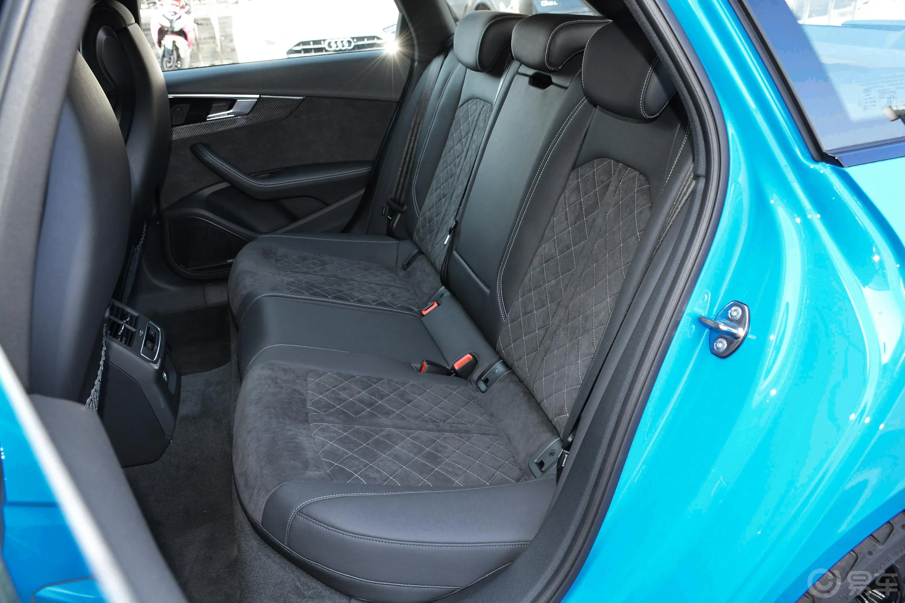 奥迪RS 42.9T Avant 暗金版后排座椅