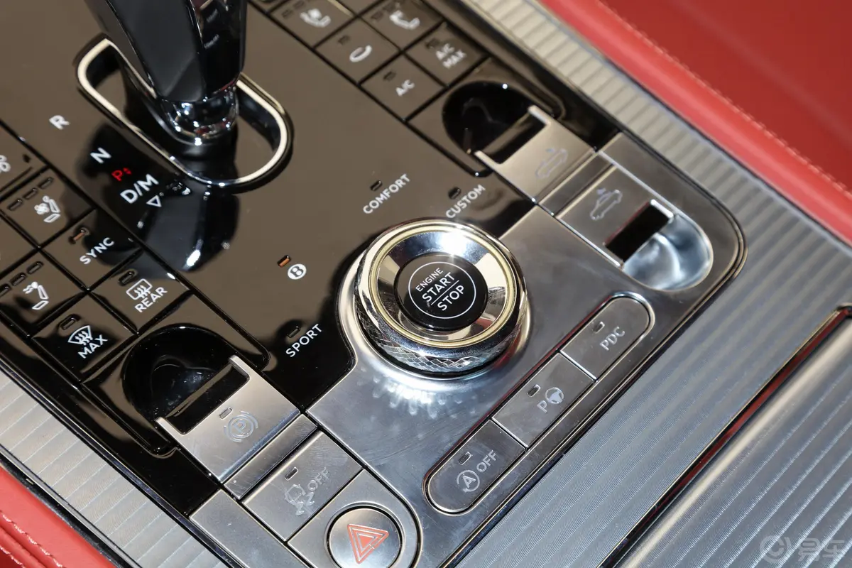 欧陆GT 4.0T V8 敞篷版钥匙孔或一键启动按键