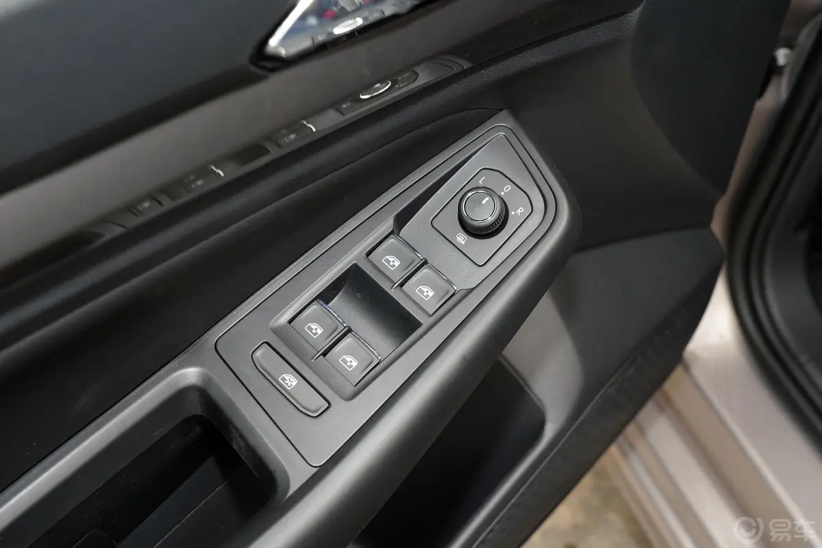 宝来1.5L 自动舒适智联版车窗调节整体