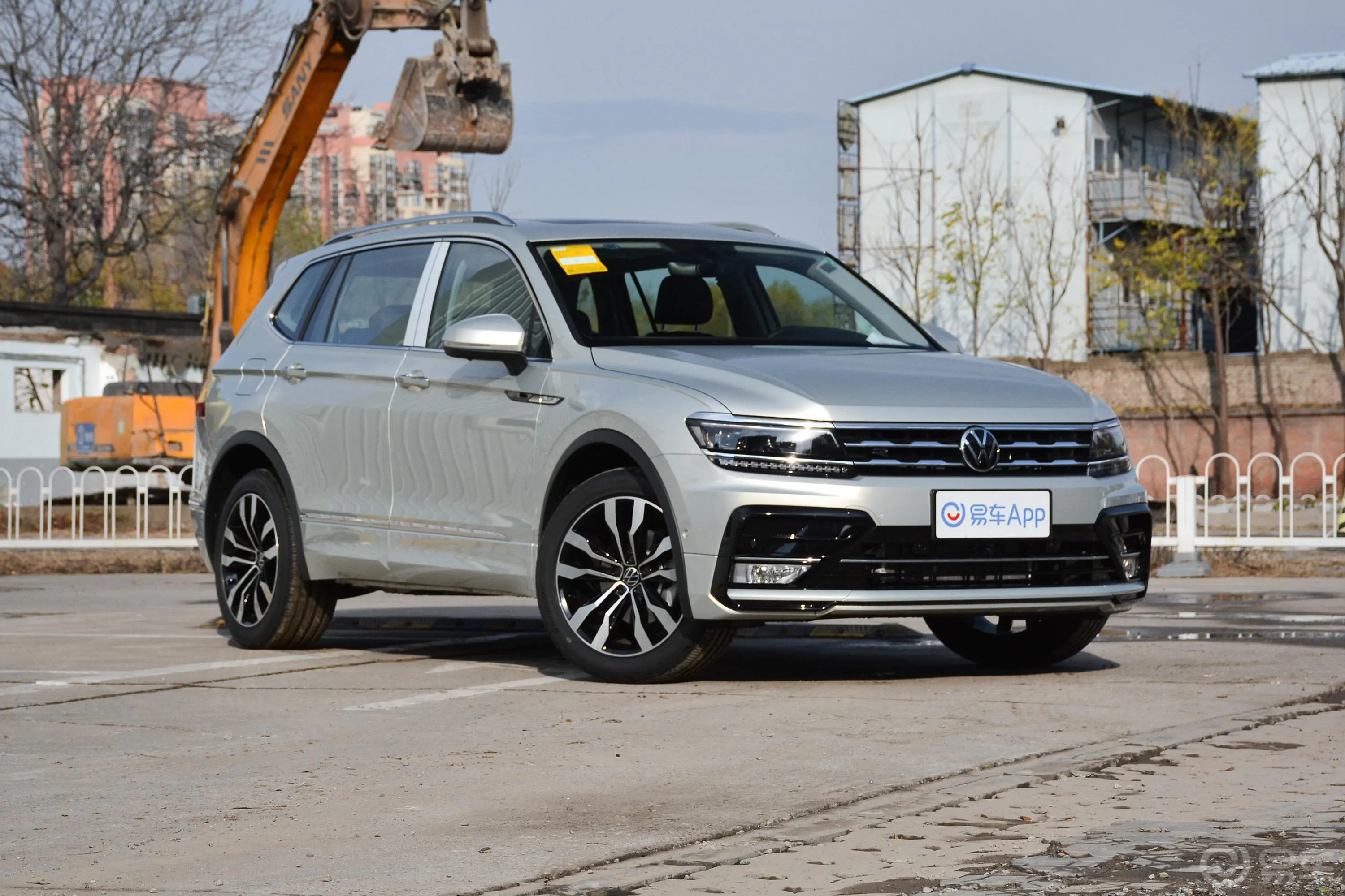 途观L380TSI 双离合 四驱 R-Line越享版侧前45度车头向右水平