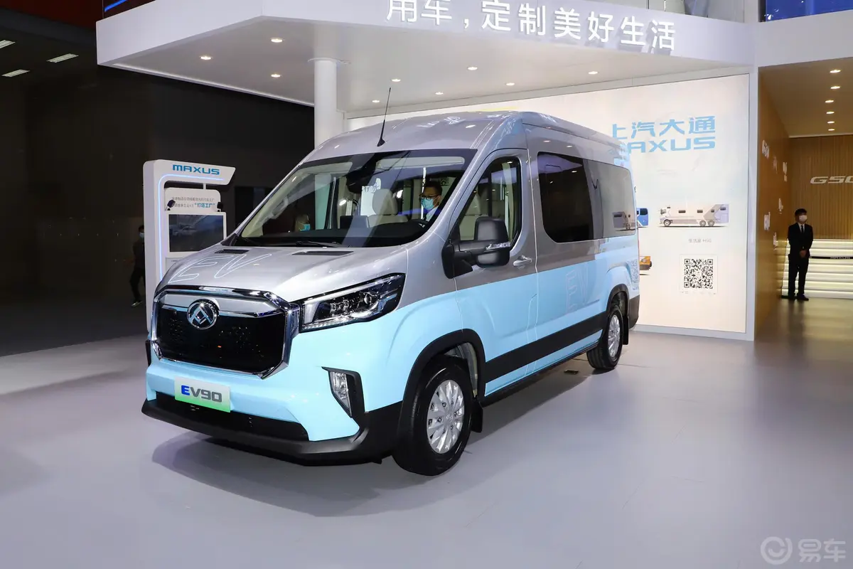 新途EV90非营运版客车 加长轴 88.55kWh 14座外观