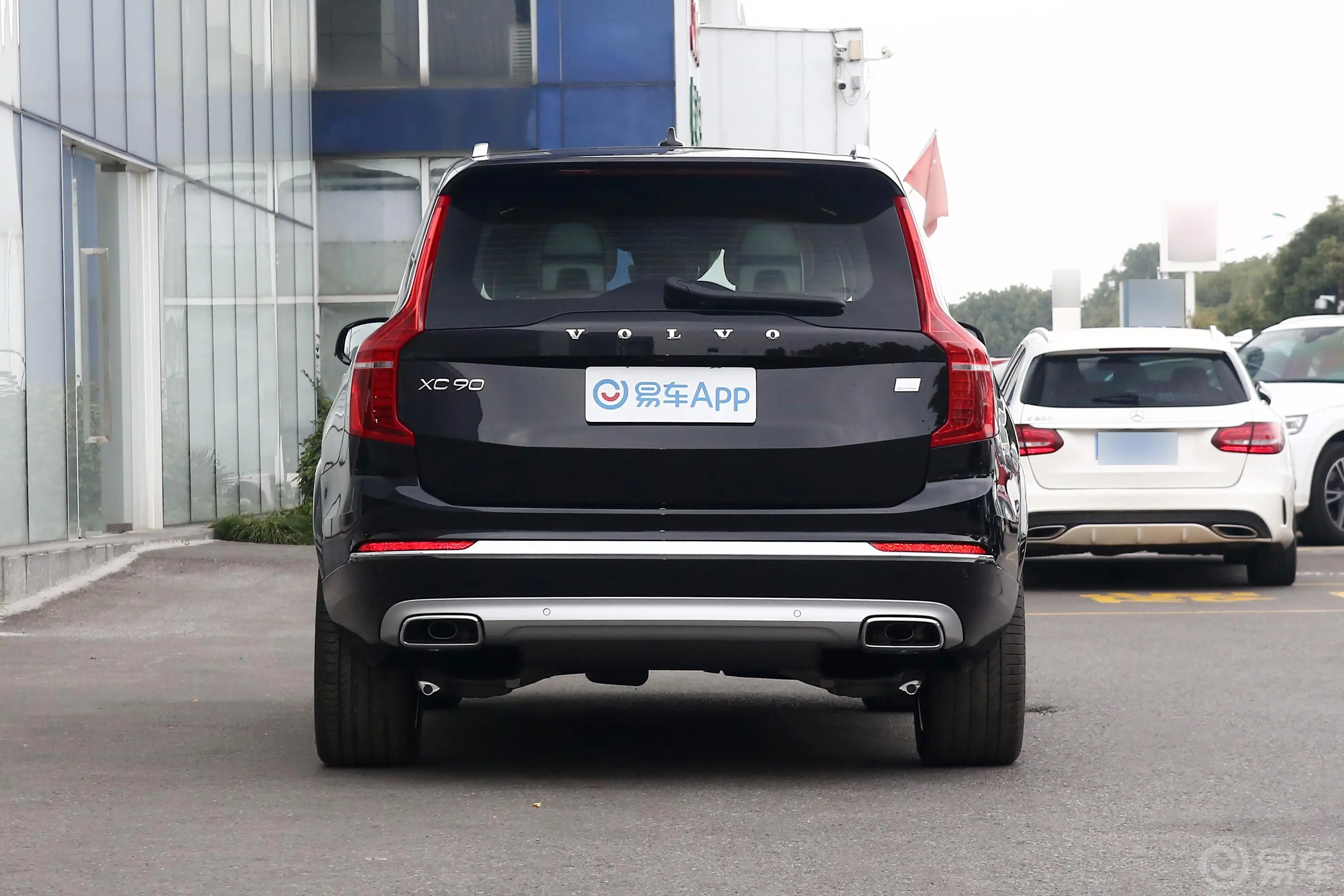 沃尔沃XC90新能源RECHARGE T8 智尊豪华版正后水平