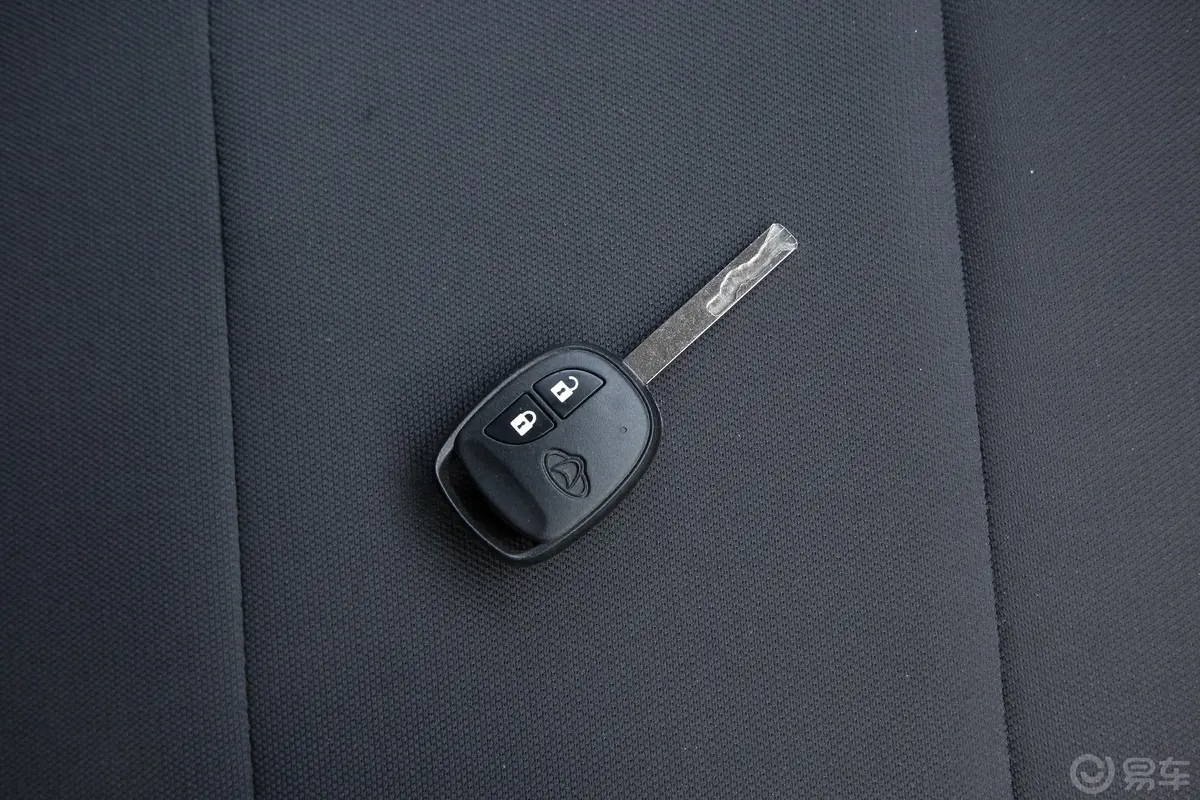 欧诺S欧诺S 1.5L 手动 经济型厢货 国VI钥匙正面