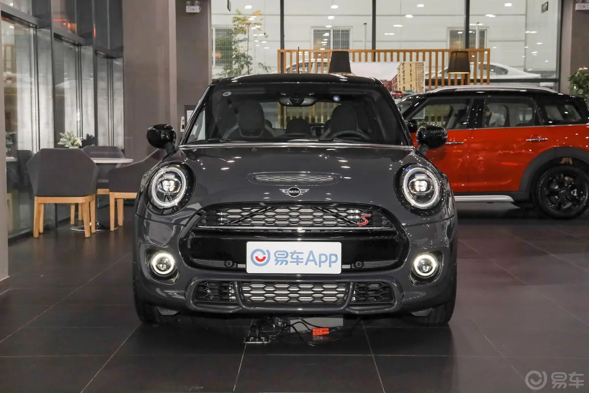 MINI2.0T COOPER S 赛车手 五门版正前水平