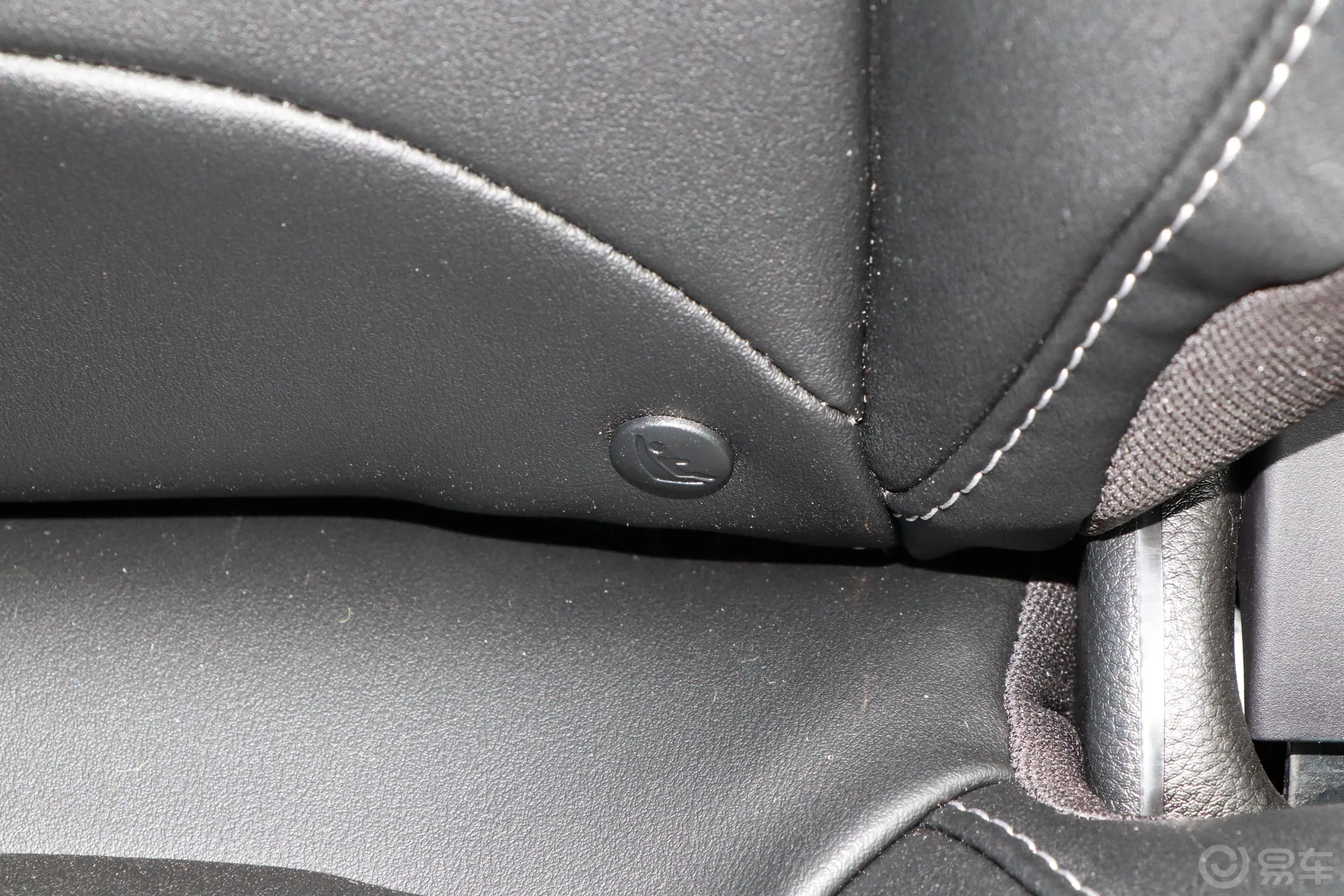 宝骏530全球车周年纪念版 1.5T CVT 豪华型 7座儿童座椅接口