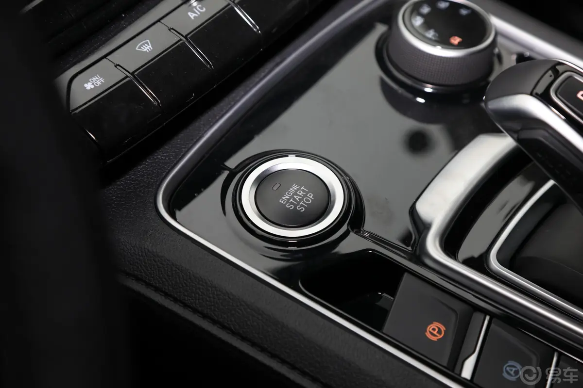 驭胜S3502.0T 手自一体 四驱 豪华版 5座 柴油 国VI钥匙孔或一键启动按键