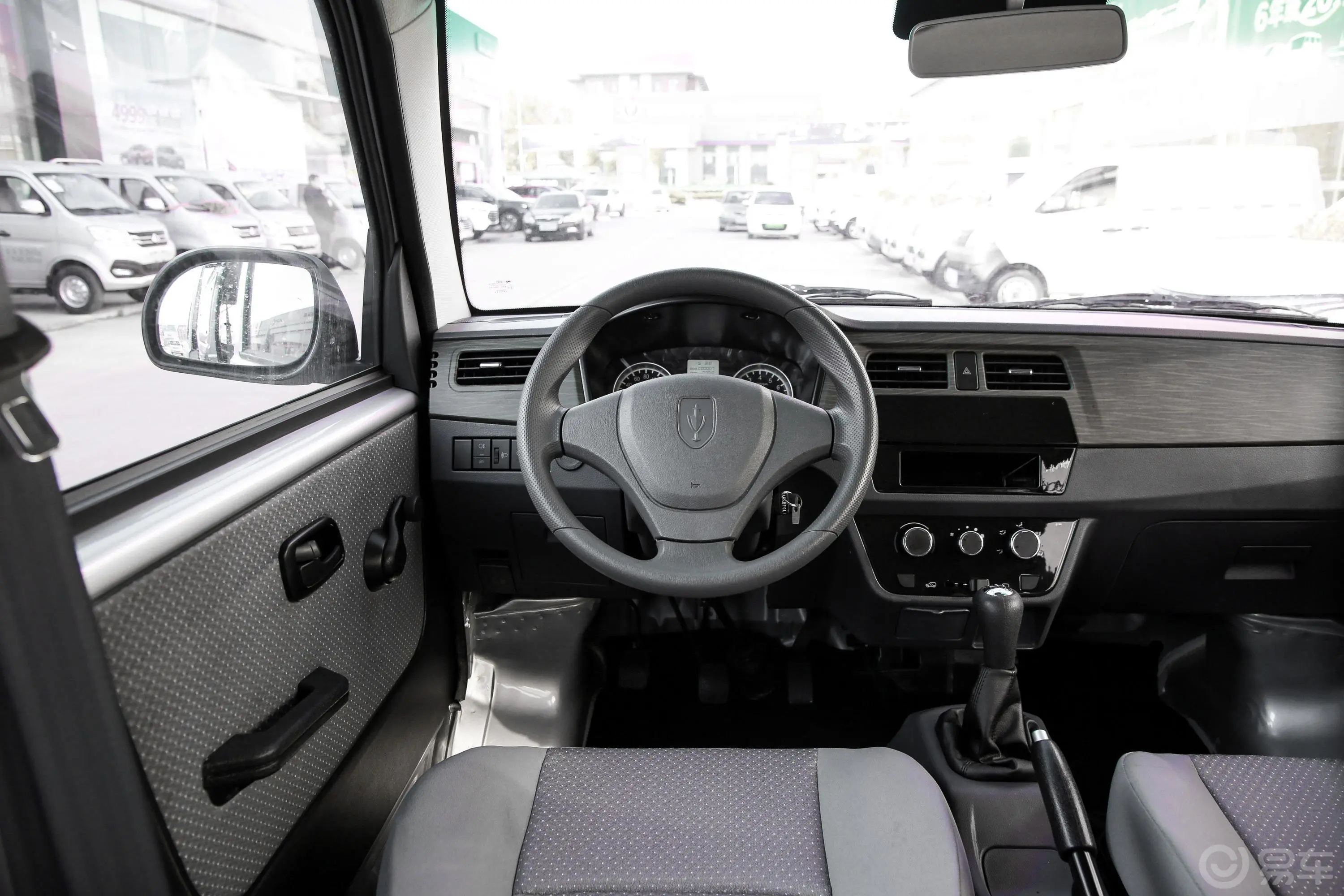金杯小海狮X30客车 1.5L 手动 标准中央空调EPS版 5/6/7座 国VI驾驶位区域