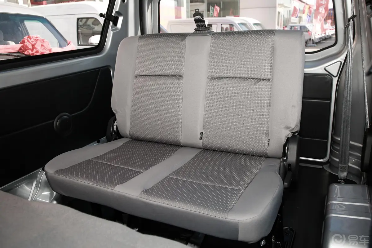 金杯小海狮X30客车 1.5L 手动 标准中央空调EPS版 5/6/7座 国VI第三排座椅