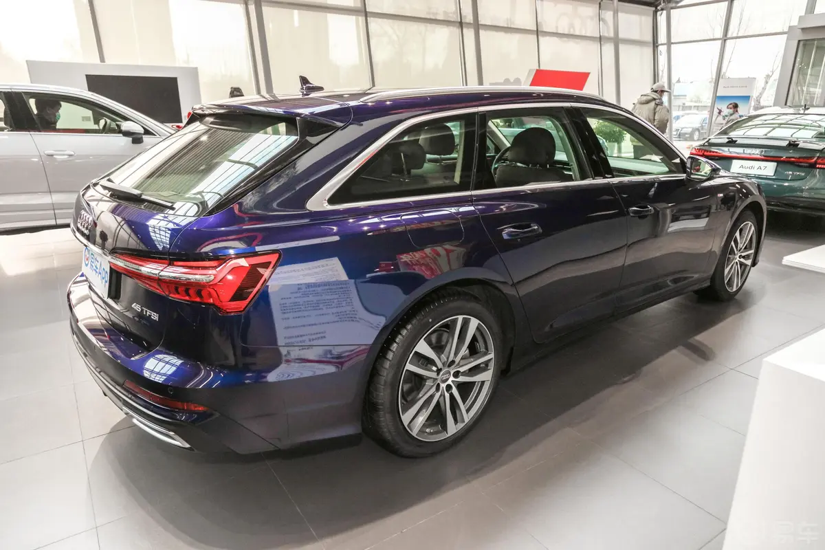 奥迪A6Avant 先锋派 45 TFSI 臻选动感型外观