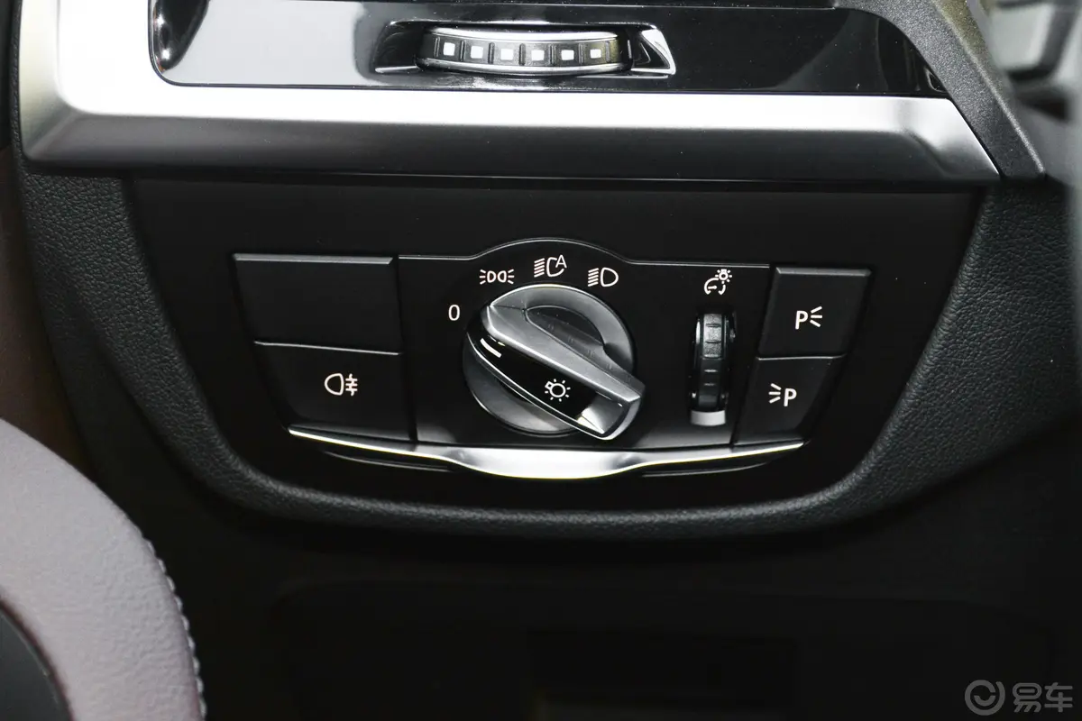 宝马X4xDrive 25i M运动曜夜套装内饰