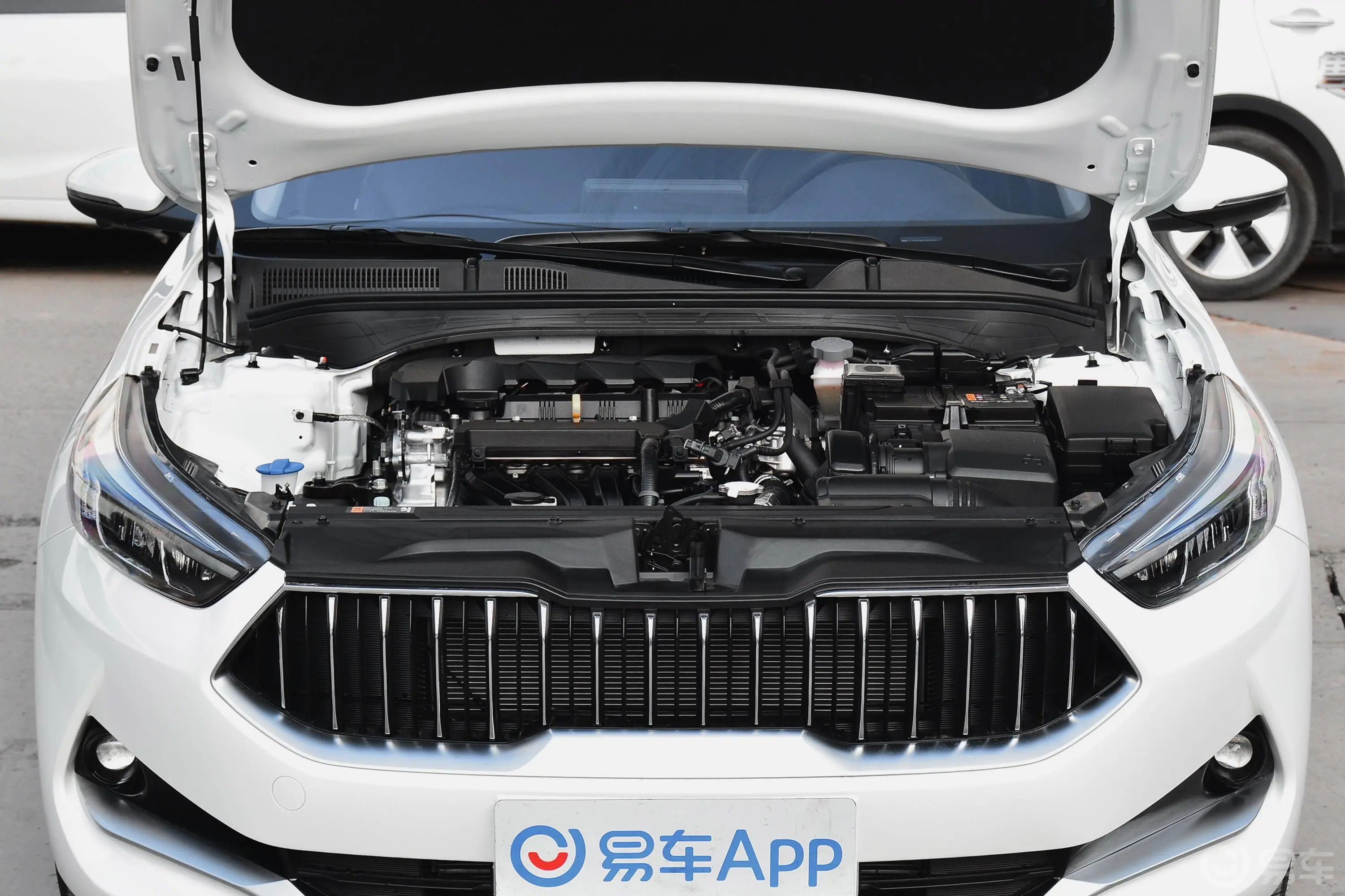 起亚K31.5L CVT 时尚版发动机舱整体