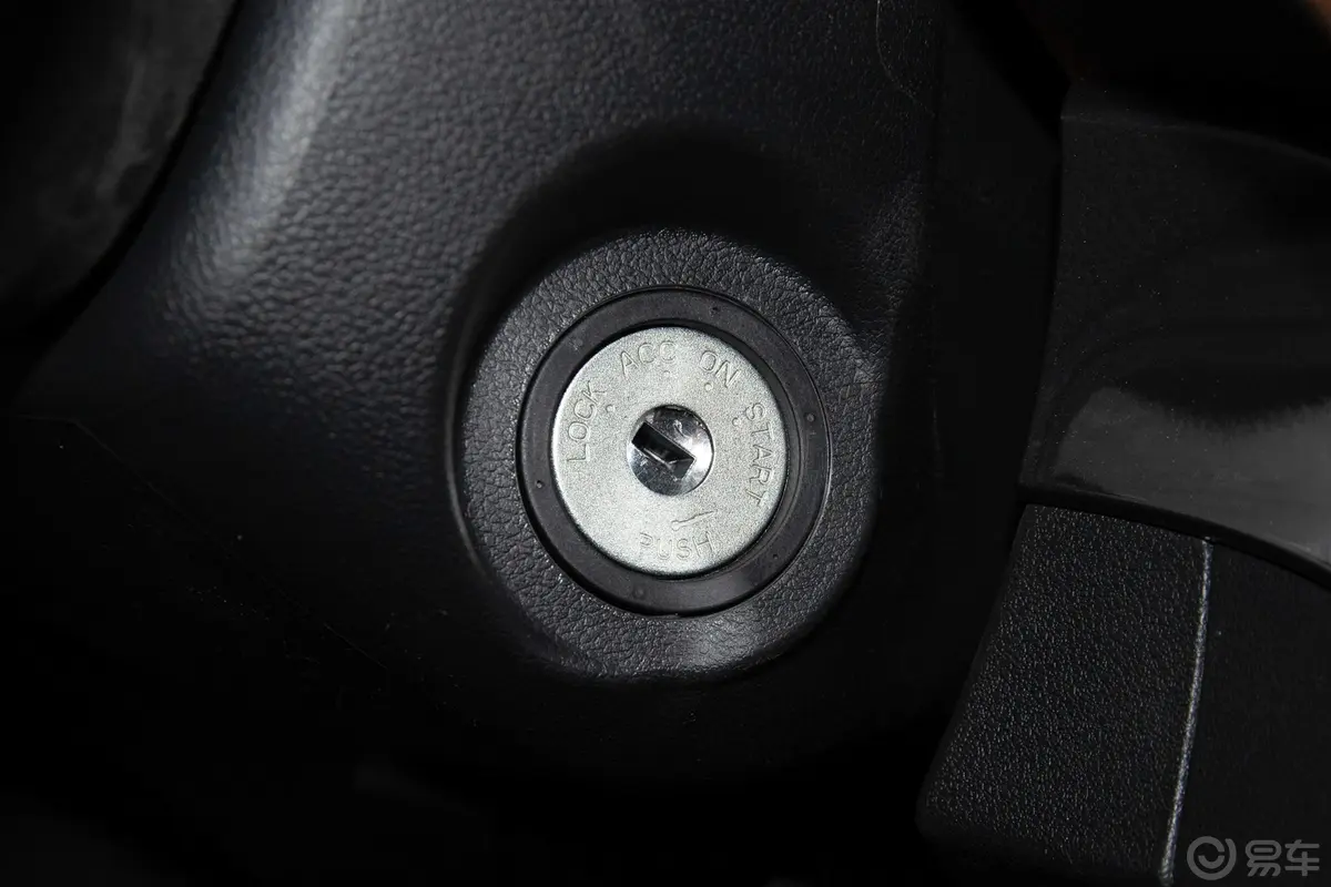 风骏52.4L 手动 大双 四驱 精英型 汽油钥匙孔或一键启动按键