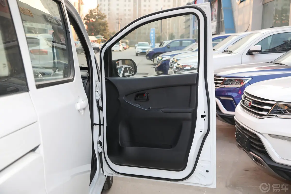 斯派卡改款 1.5L 手动 舒适型副驾驶员车门