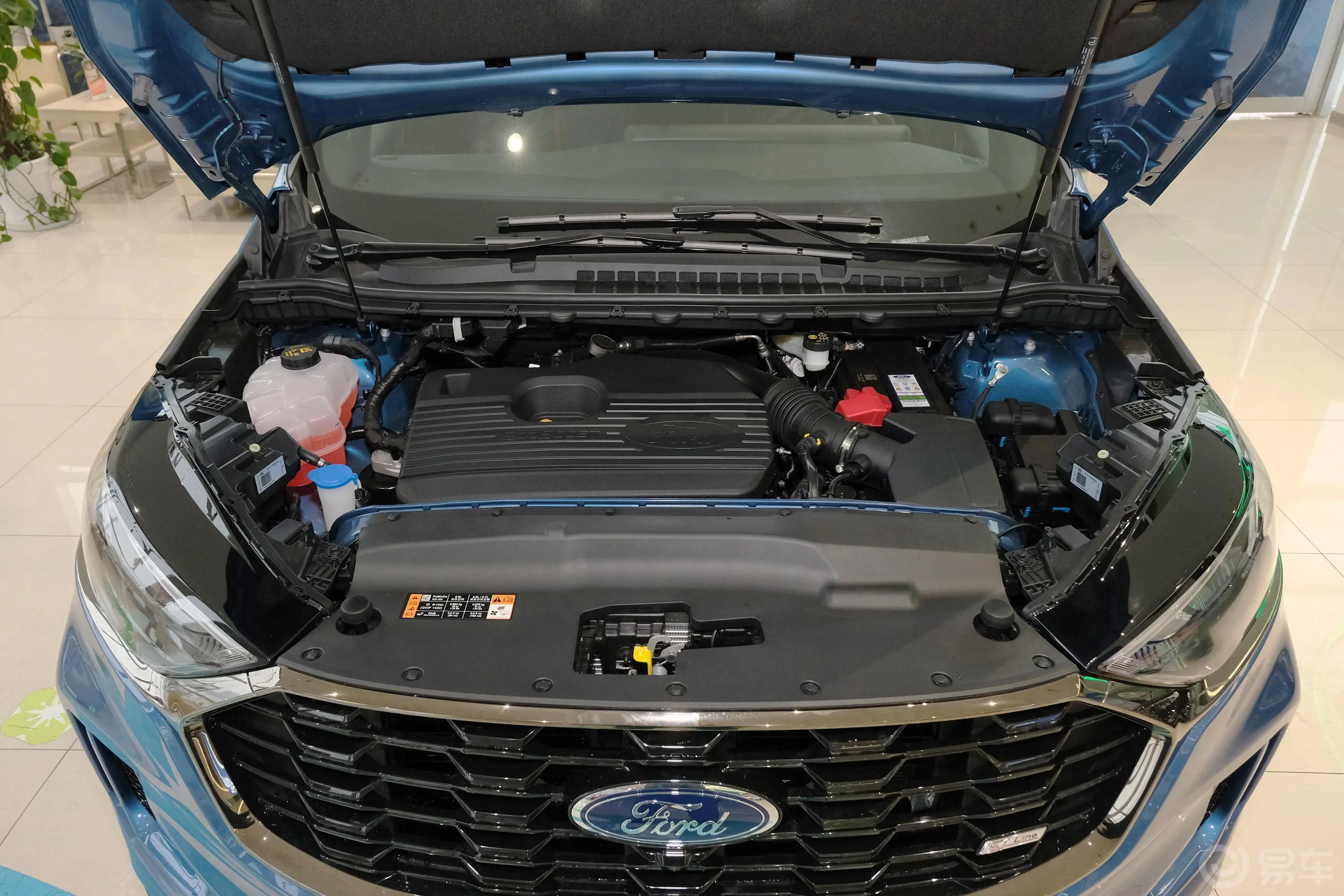 锐界PLUS EcoBoost 245 四驱ST-Line 7座发动机舱整体