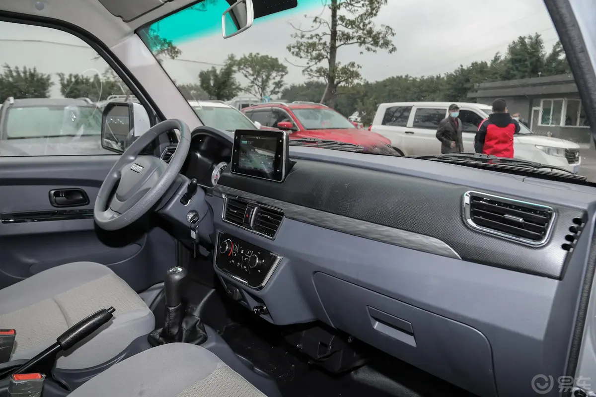 鑫卡S501.6L 标准型SWD16MS 国VI内饰全景副驾驶员方向