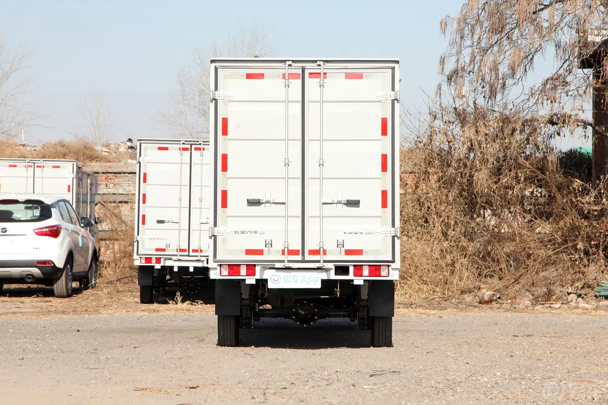 长安星卡1.5L 单排 钢板货柜车基本型 国VI正后水平