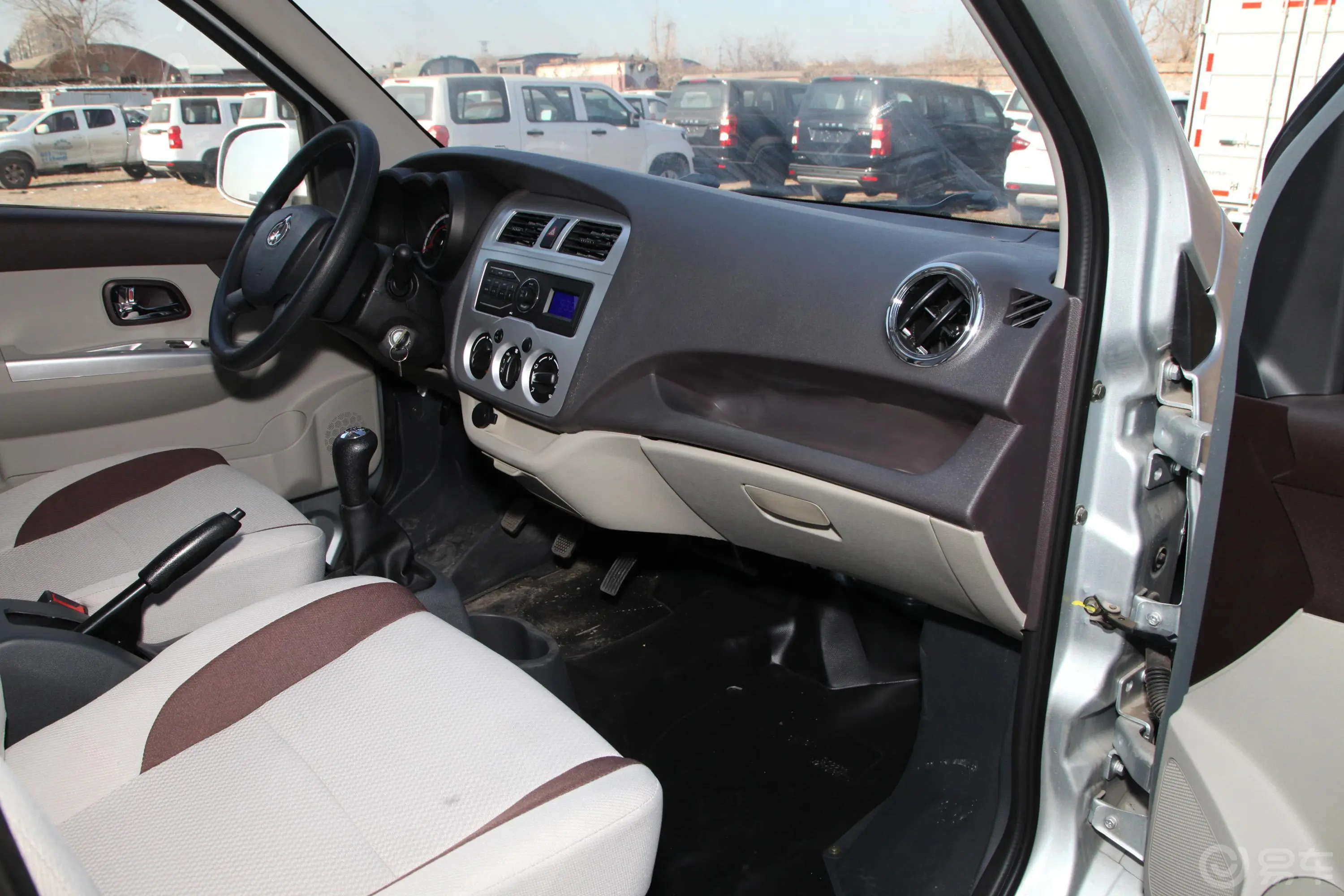 长安星卡1.5L 单排 钢板货柜车基本型 国VI副驾驶位区域