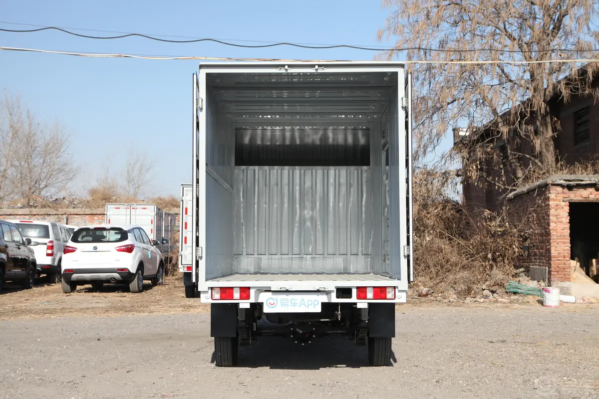 长安星卡1.5L 单排 钢板货柜车基本型 国VI空间