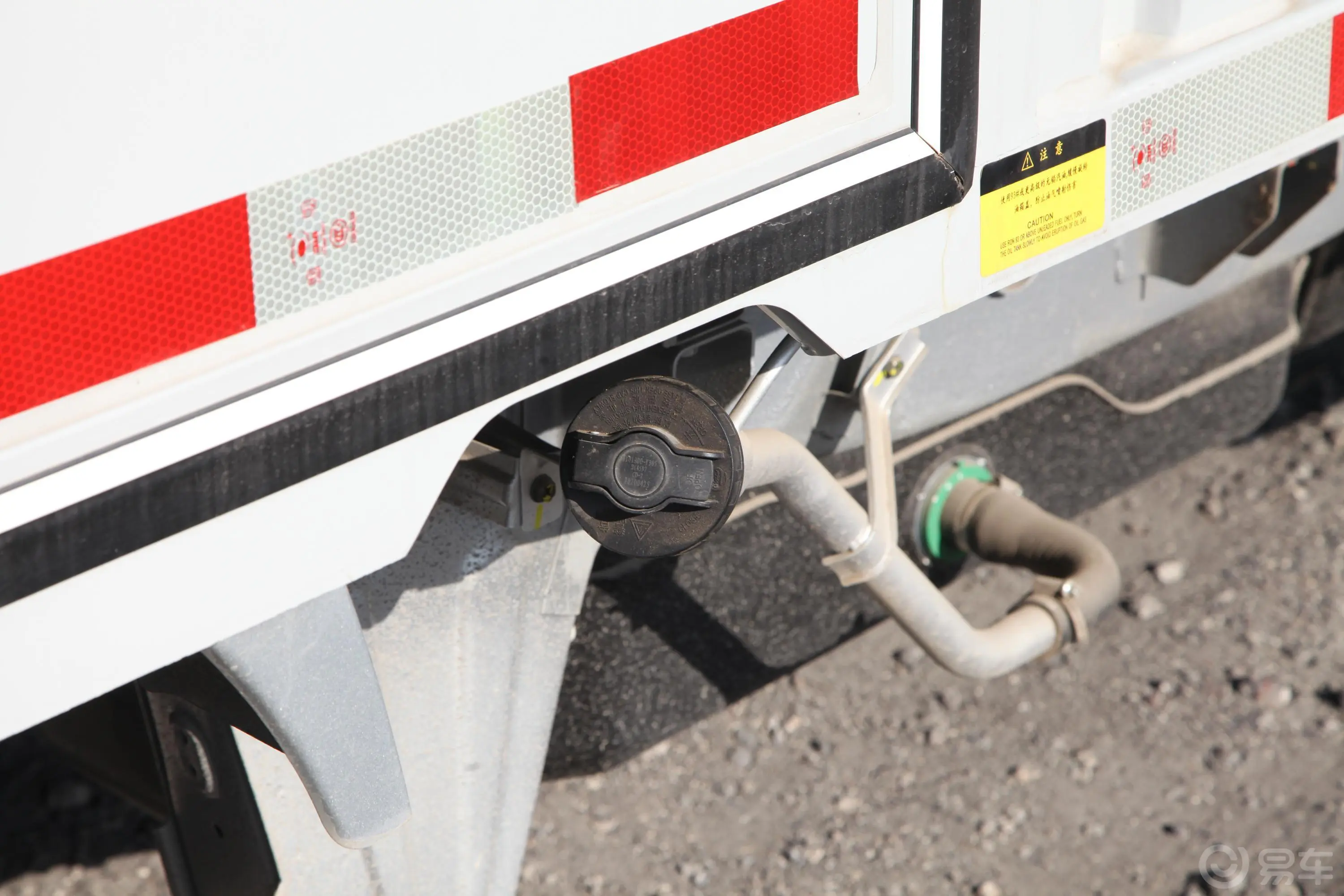 长安星卡1.5L 单排 钢板货柜车基本型 国VI油箱盖
