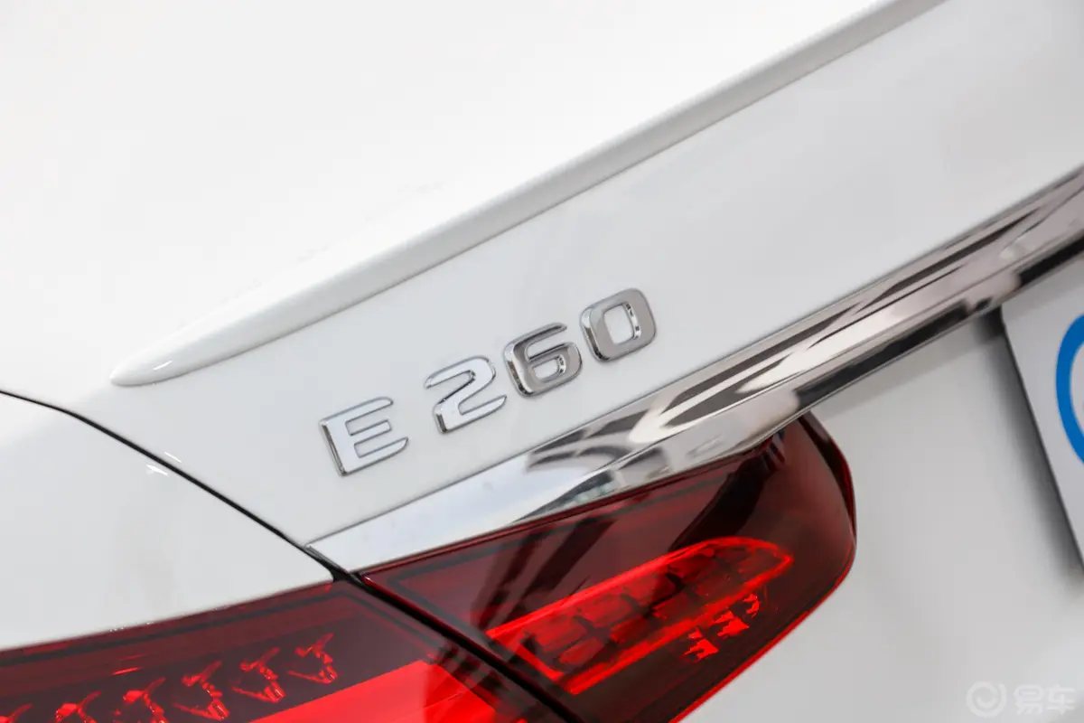 奔驰E级(进口)E 260 豪华型运动版外观