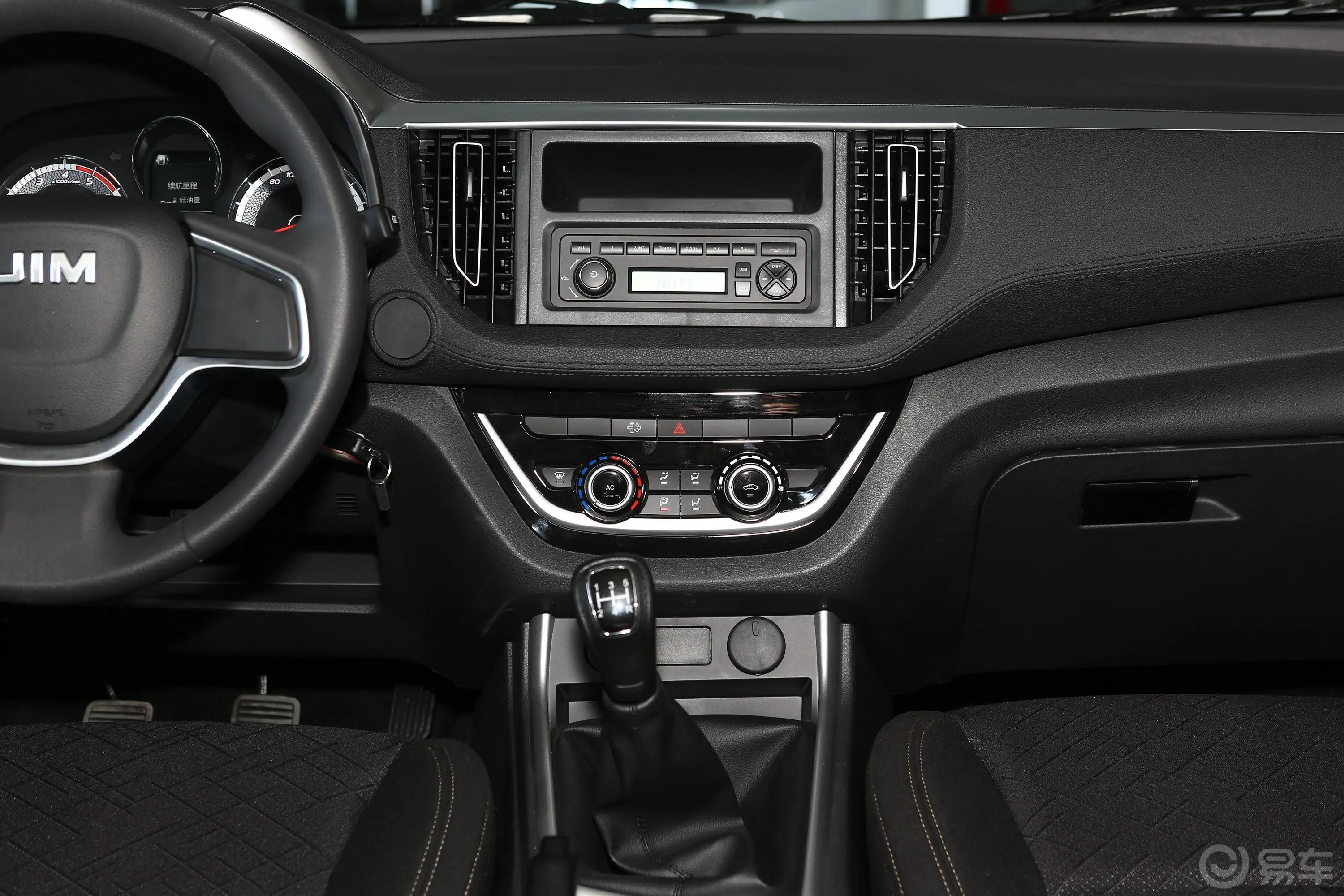 瑞迈2.8T 手动 两驱 加长舒适版 柴油中控台整体