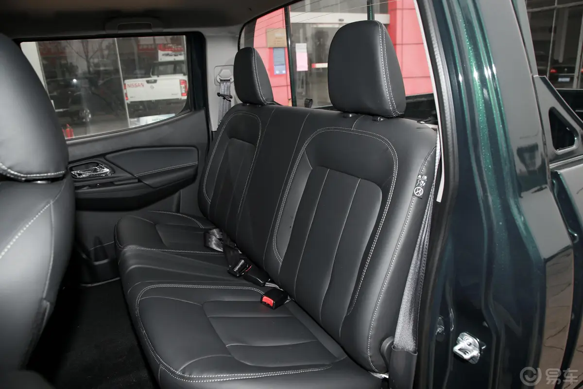 锐骐2.4T 两驱长货箱创业版YCY24165-61 柴油后排座椅