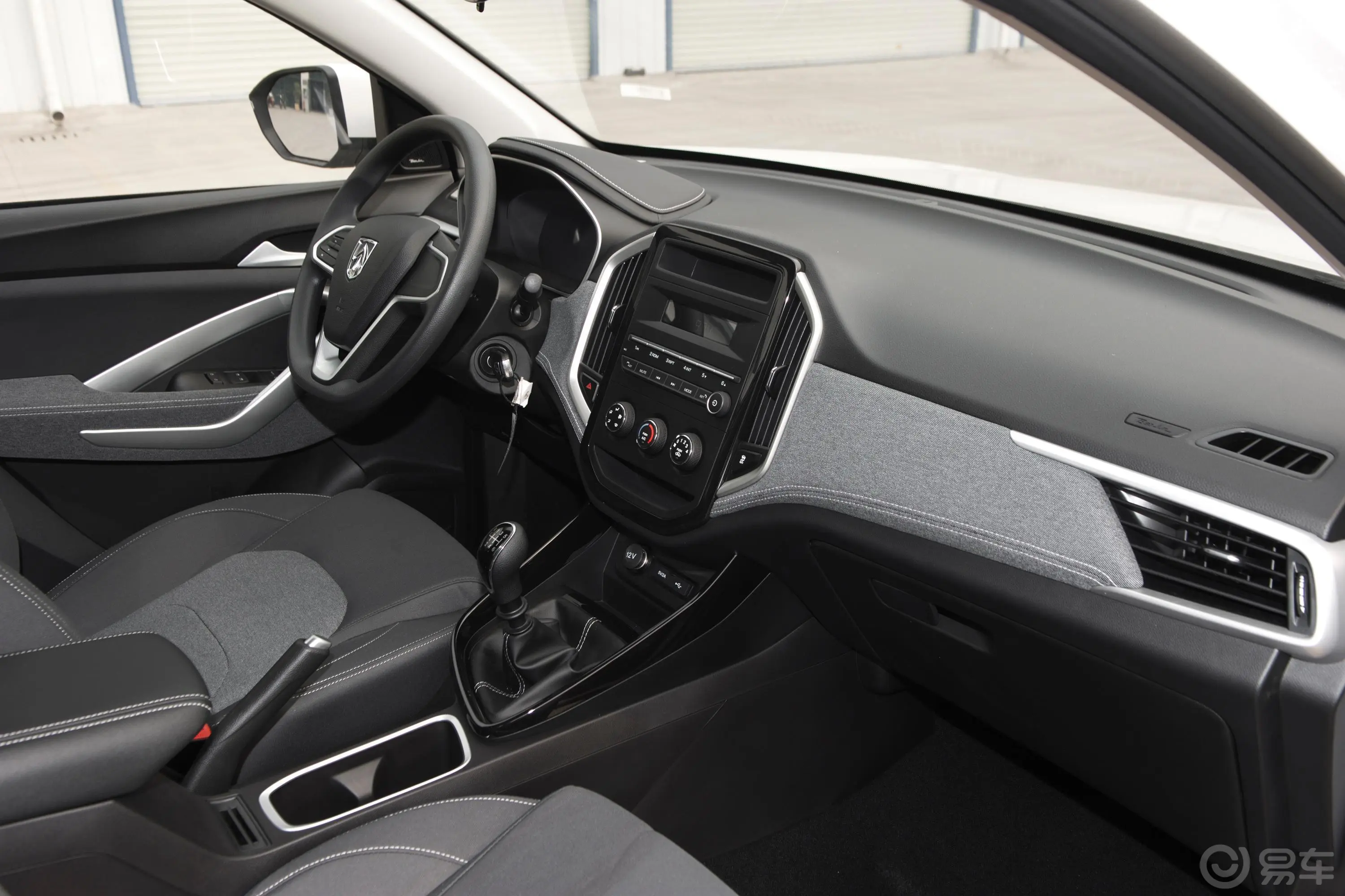 宝骏530全球车周年纪念版 1.5T 手动 舒适型 5座内饰全景副驾驶员方向