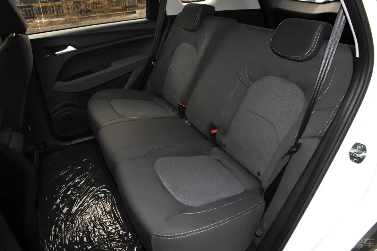 宝骏530全球车周年纪念版 1.5T 手动 舒适型 5座后排座椅