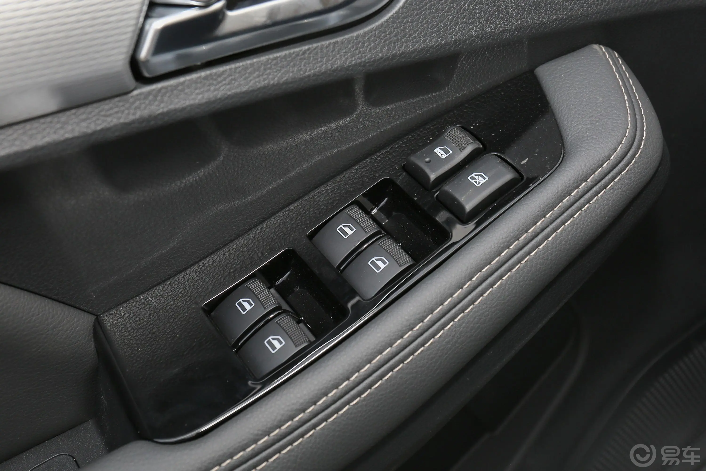瑞迈2.4T 手动 四驱 标轴舒适版 汽油车窗调节整体